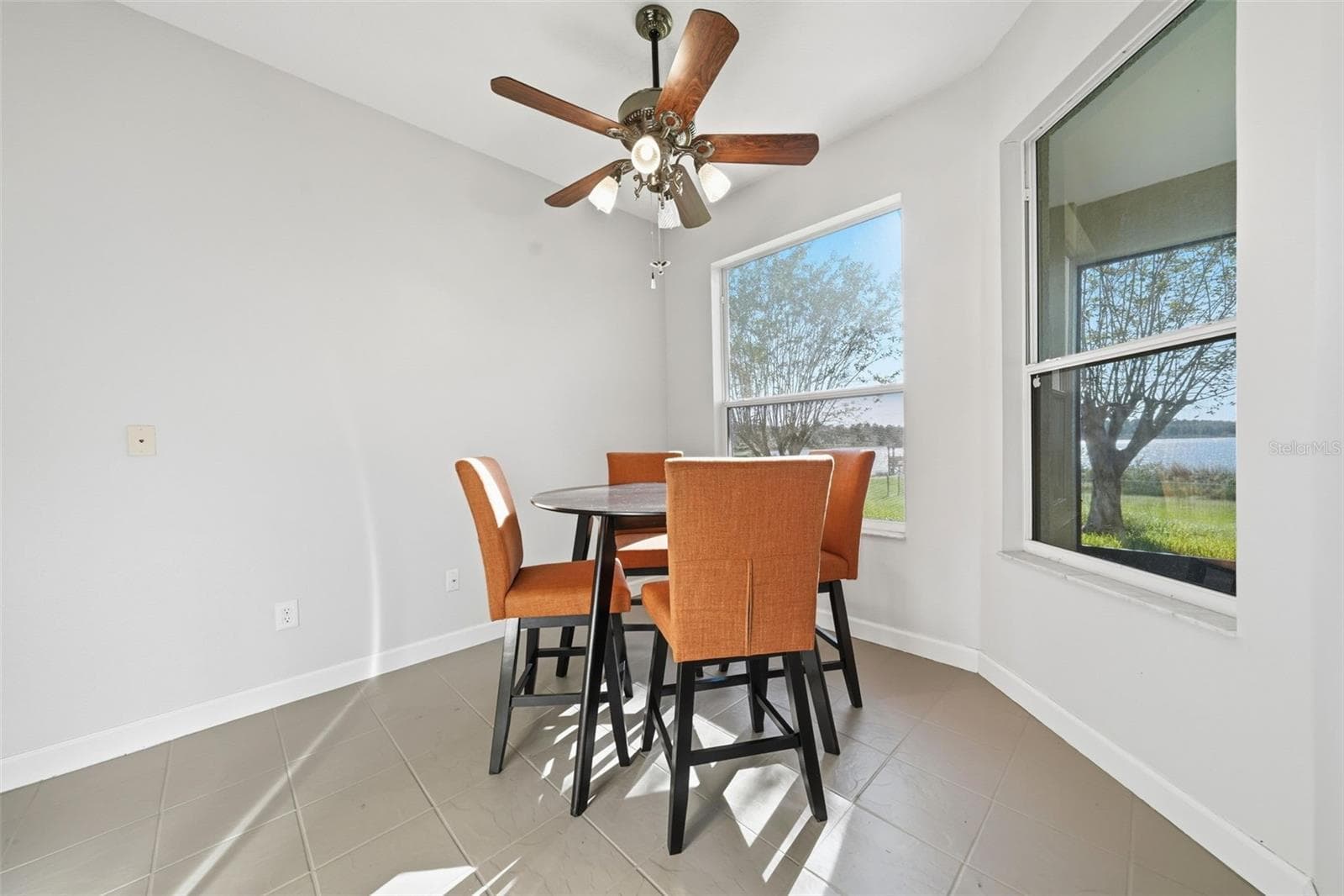 Single Family Residence at 3804 BAYSHORE CIR, TAVARES, photo 18 of 51