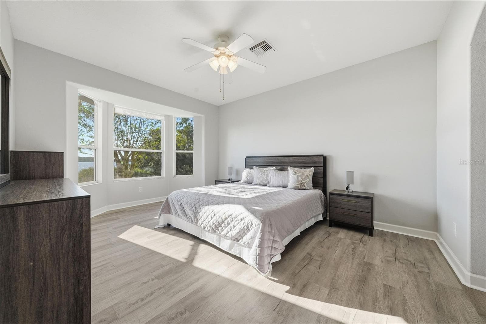 Single Family Residence at 3804 BAYSHORE CIR, TAVARES, photo 19 of 51