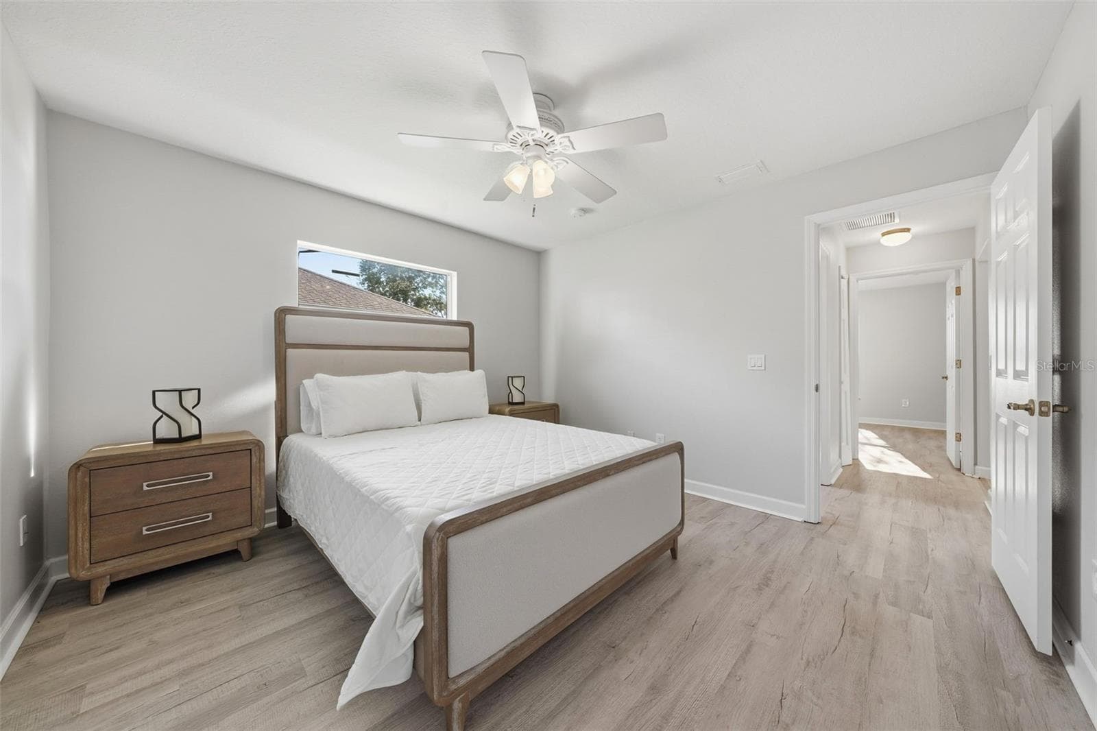 Single Family Residence at 3804 BAYSHORE CIR, TAVARES, photo 30 of 51