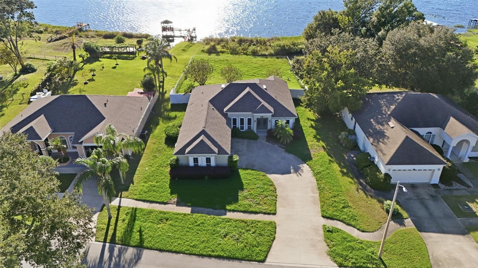 Single Family Residence at 3804 BAYSHORE CIR, TAVARES, photo 41 of 51