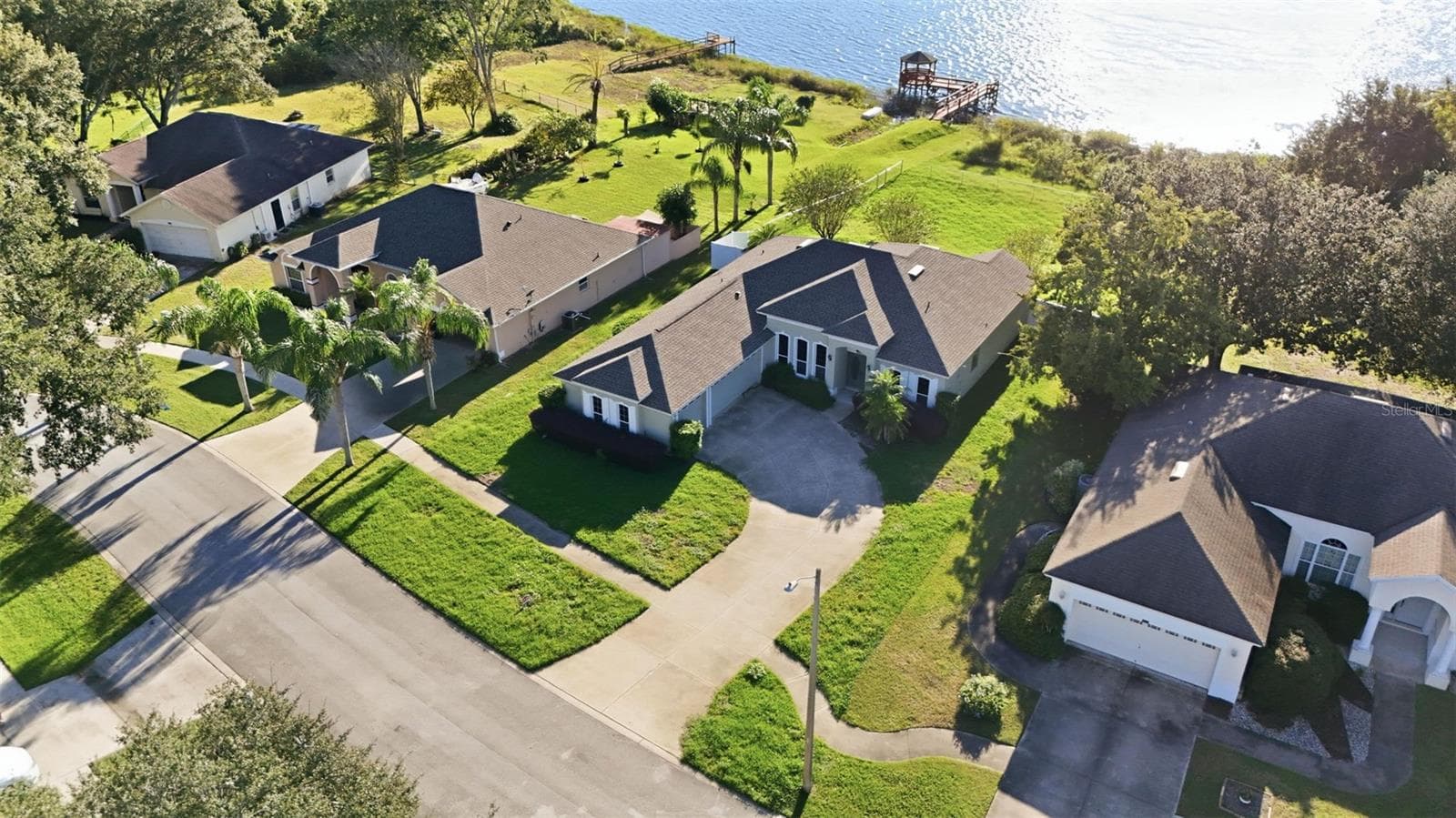 Single Family Residence at 3804 BAYSHORE CIR, TAVARES, photo 42 of 51