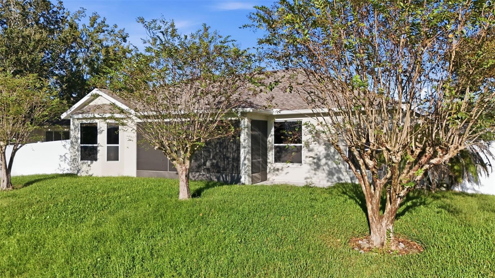 Single Family Residence at 3804 BAYSHORE CIR, TAVARES, photo 44 of 51