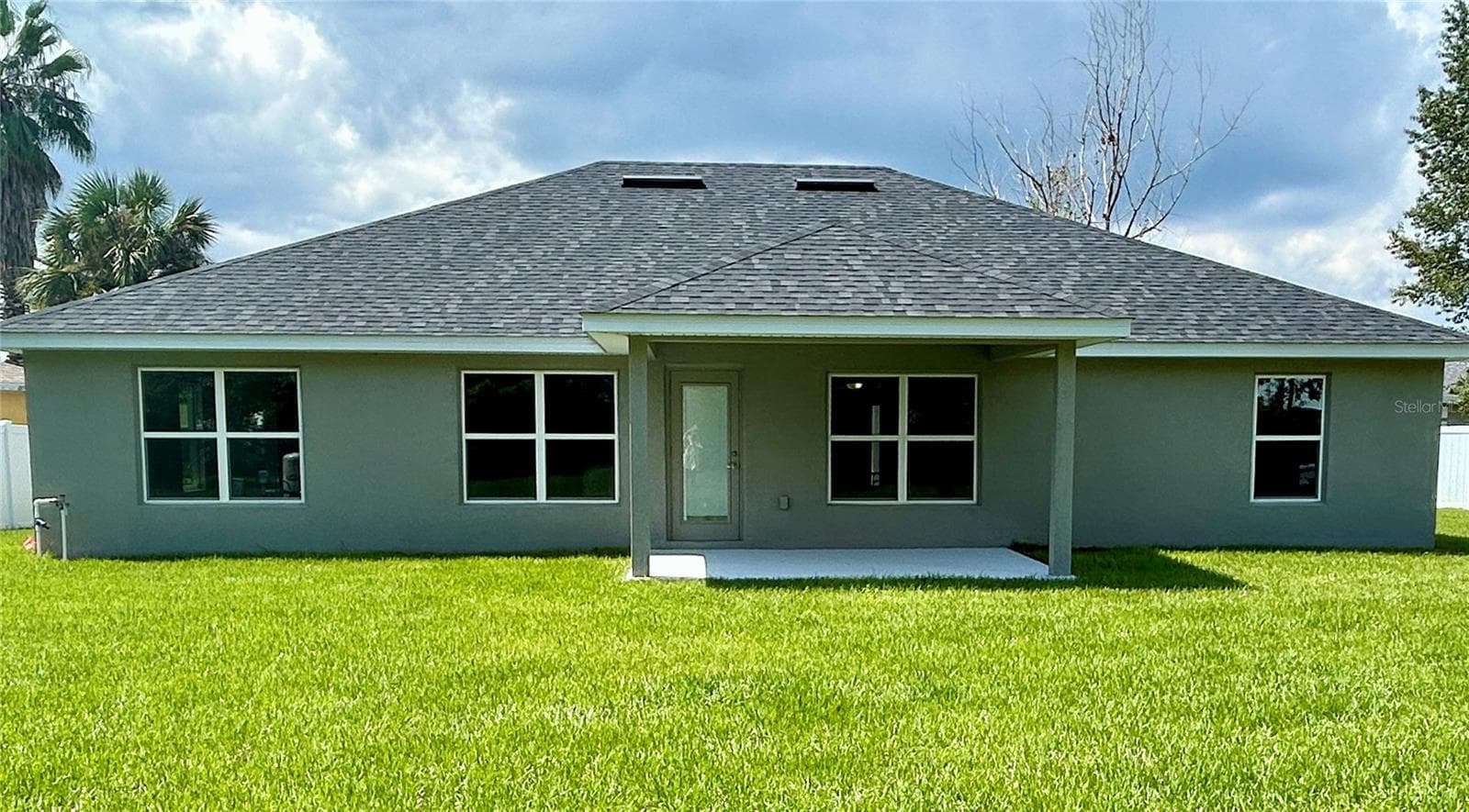 Picture of similar home for illustrative purposes only! Colors and features will vary! - 13192 SW 65TH CIR, OCALA