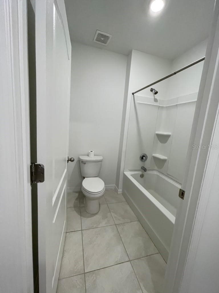 BATHROOM - 1144 AUGUST SKY DR, DELTONA