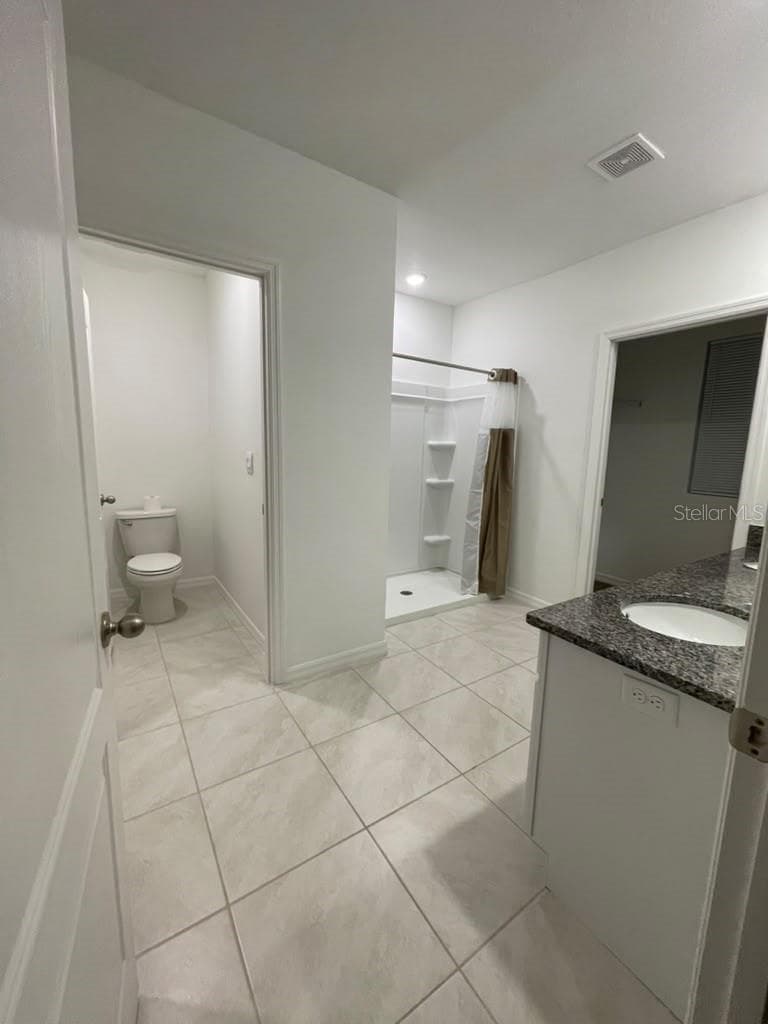 MASTER BATHROOM - 1144 AUGUST SKY DR, DELTONA