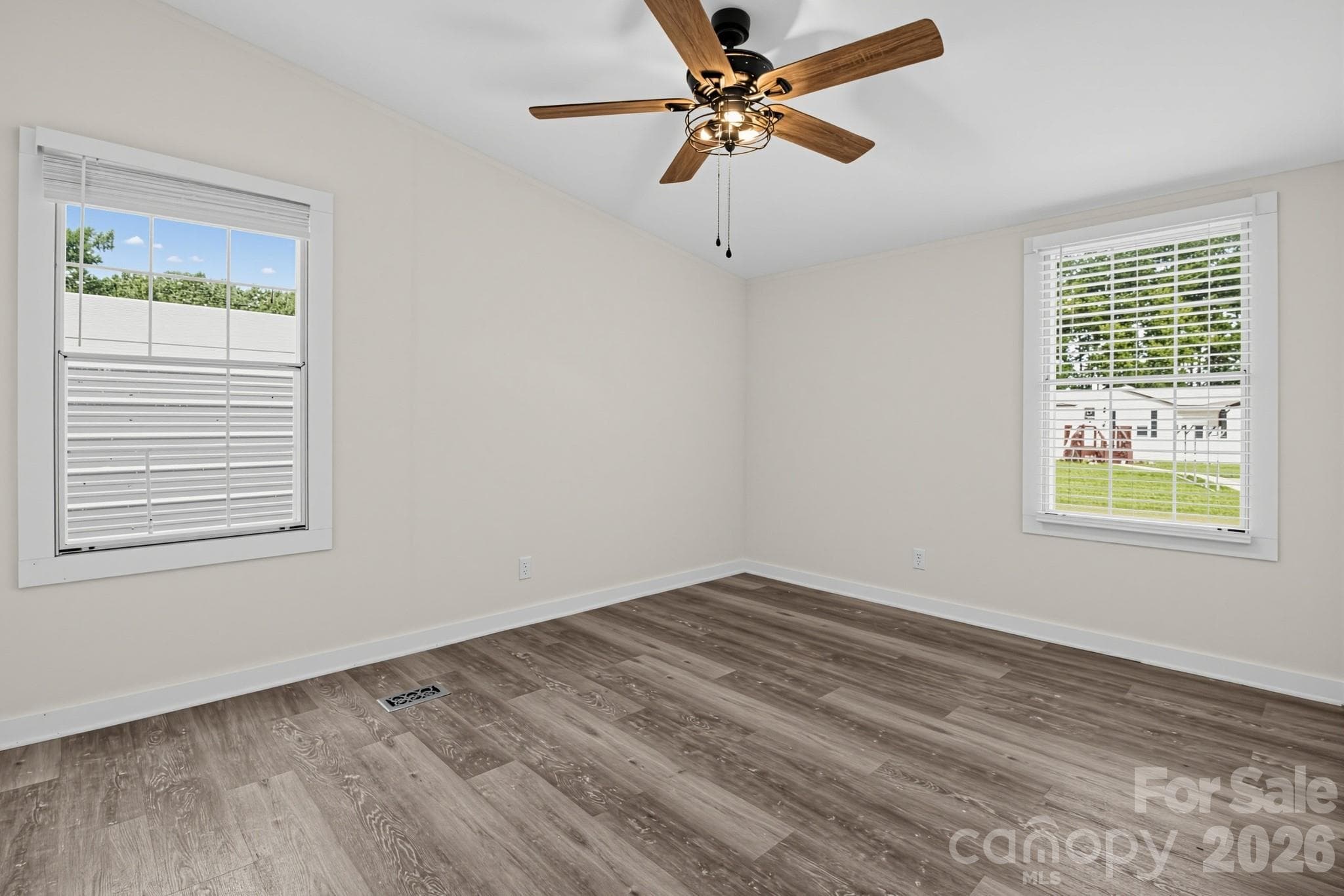 Single Family Residence at 8187 Woodland Drive, Myrtle Beach, photo 22 of 33