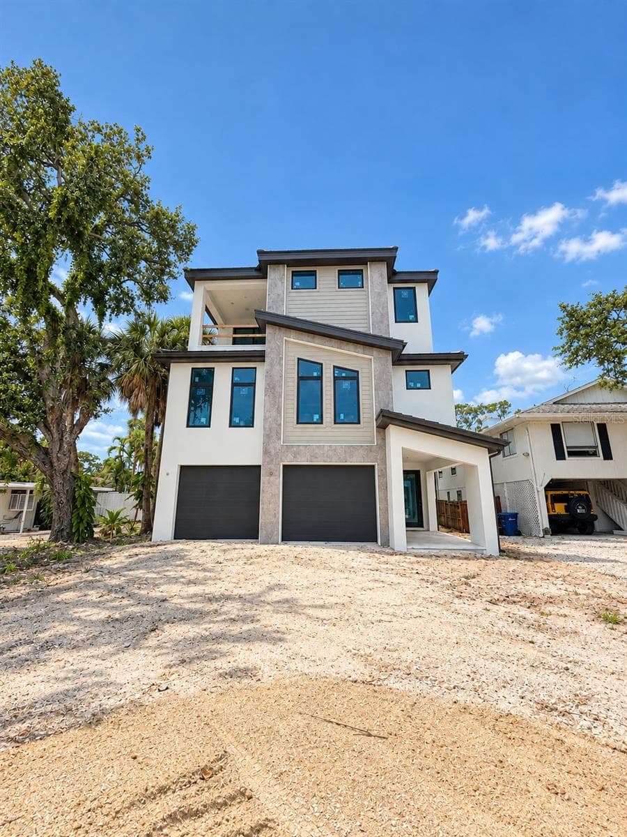 Front Exterior - 4903 COMMONWEALTH DR, SARASOTA