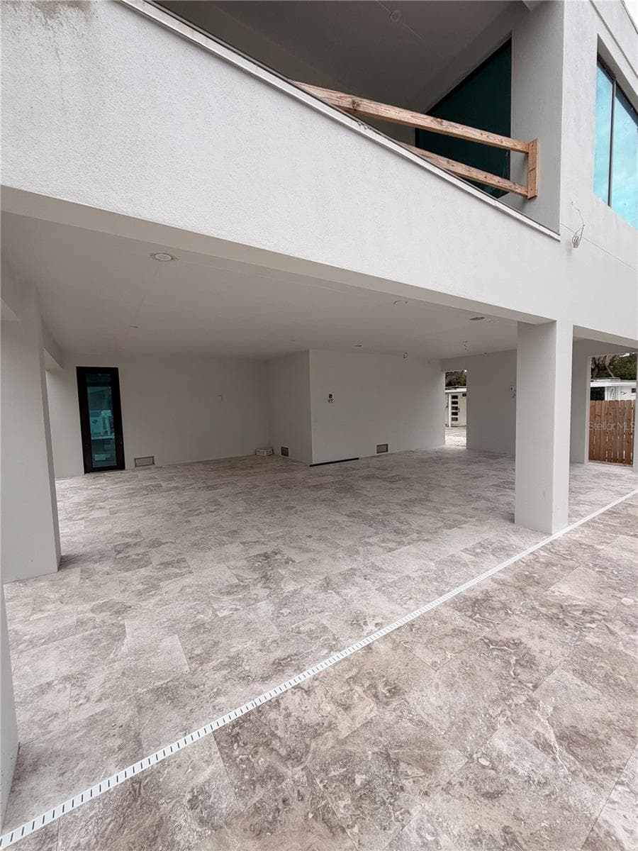 Outdoor Living - 4903 COMMONWEALTH DR, SARASOTA