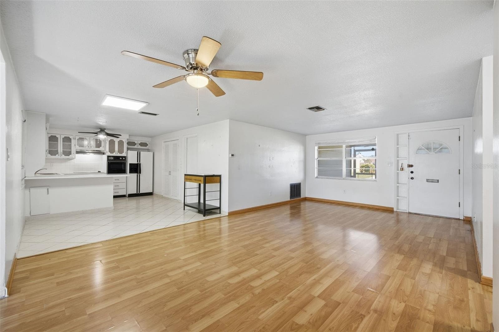 Single Family Residence at 4030 CLUSTER DR, HOLIDAY, photo 8 of 45