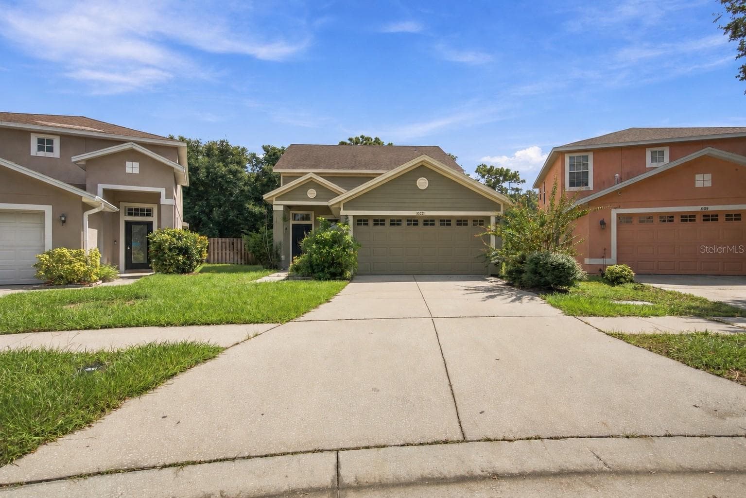 Single Family Residence at 10321 AVELAR RIDGE DR, RIVERVIEW, photo 2 of 30