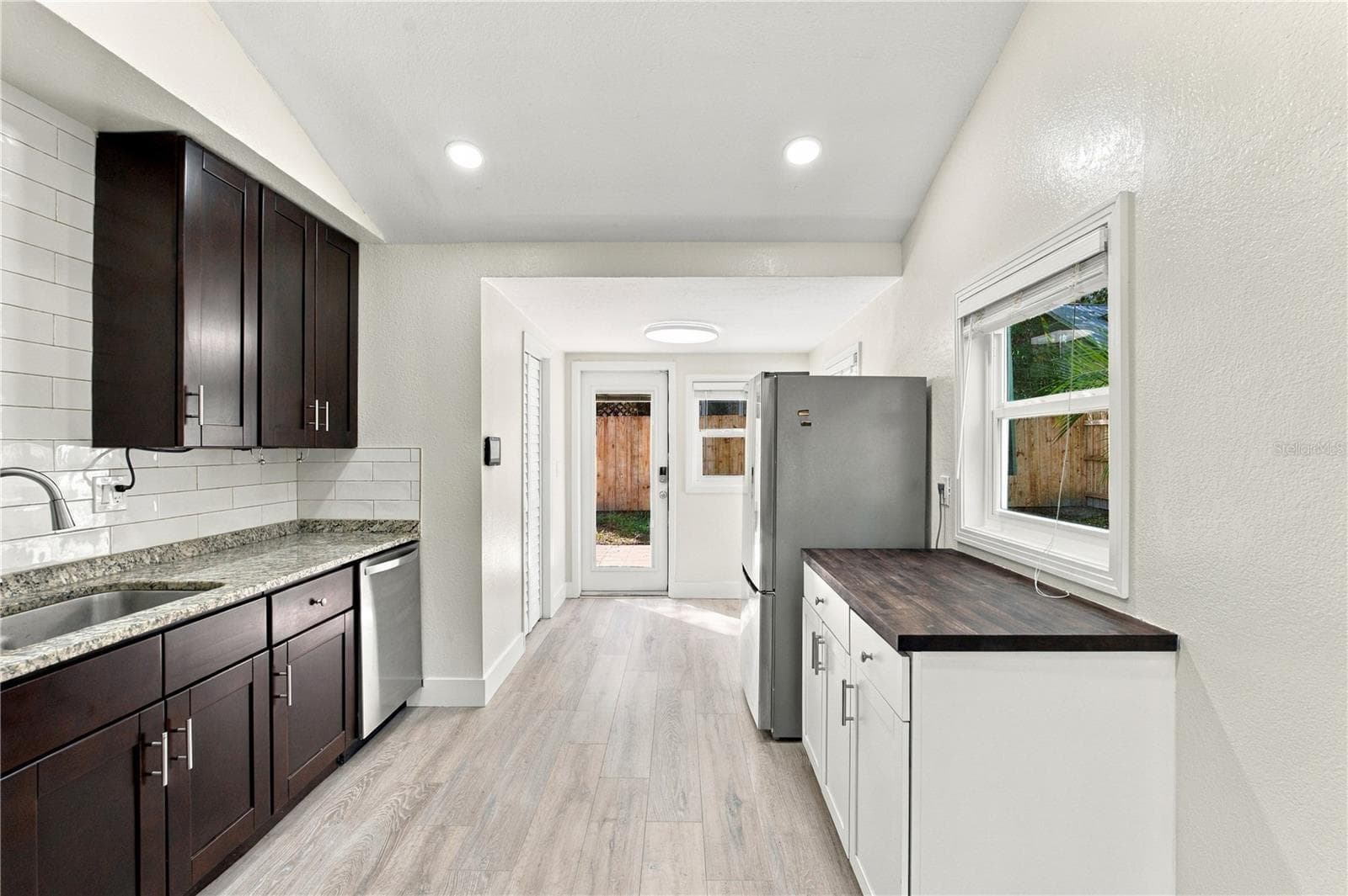 Single Family Residence at 39 HAMILTON HEATH DR, TAMPA, photo 10 of 32