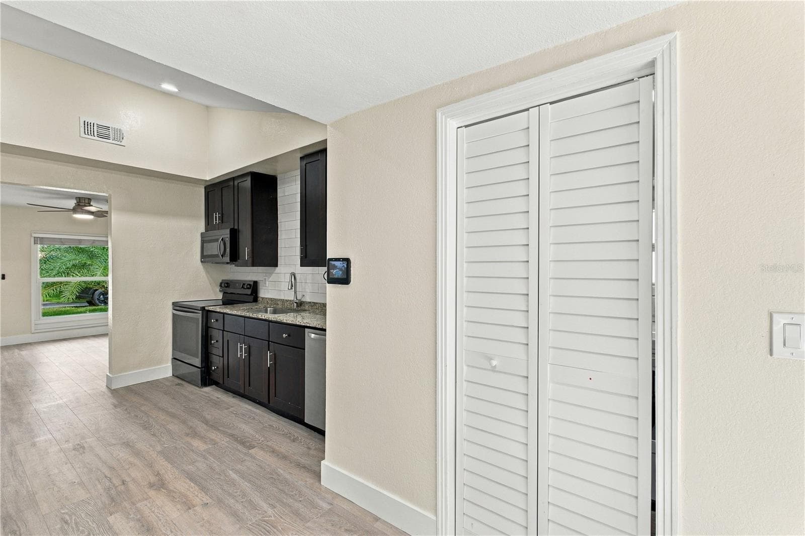 Single Family Residence at 39 HAMILTON HEATH DR, TAMPA, photo 12 of 32