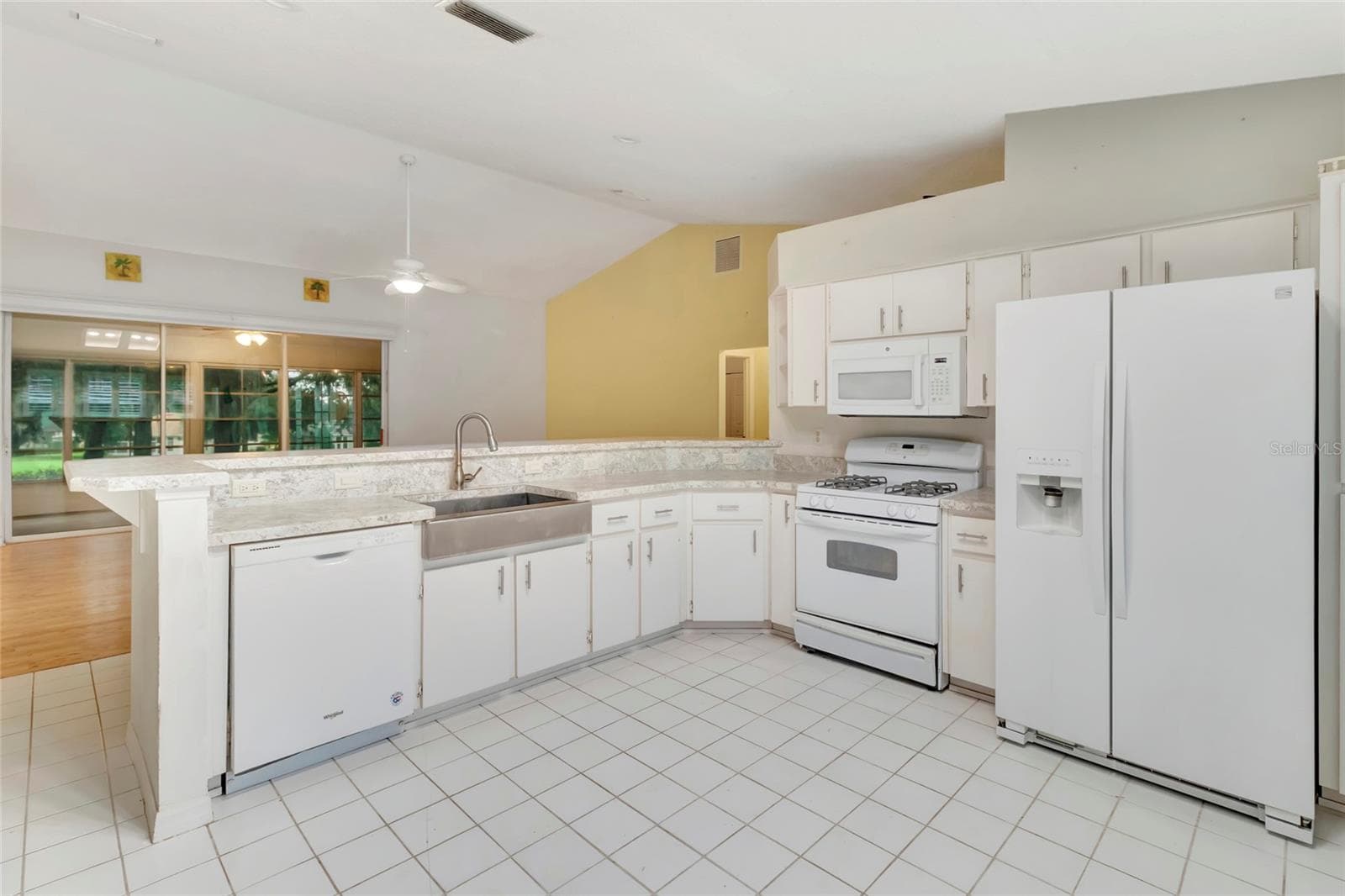 Kitchen - 5124 LINKS LN, LEESBURG