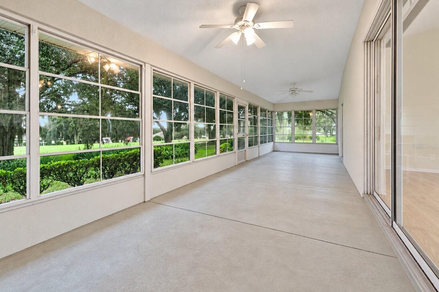 Screened-in Lanai - 5124 LINKS LN, LEESBURG