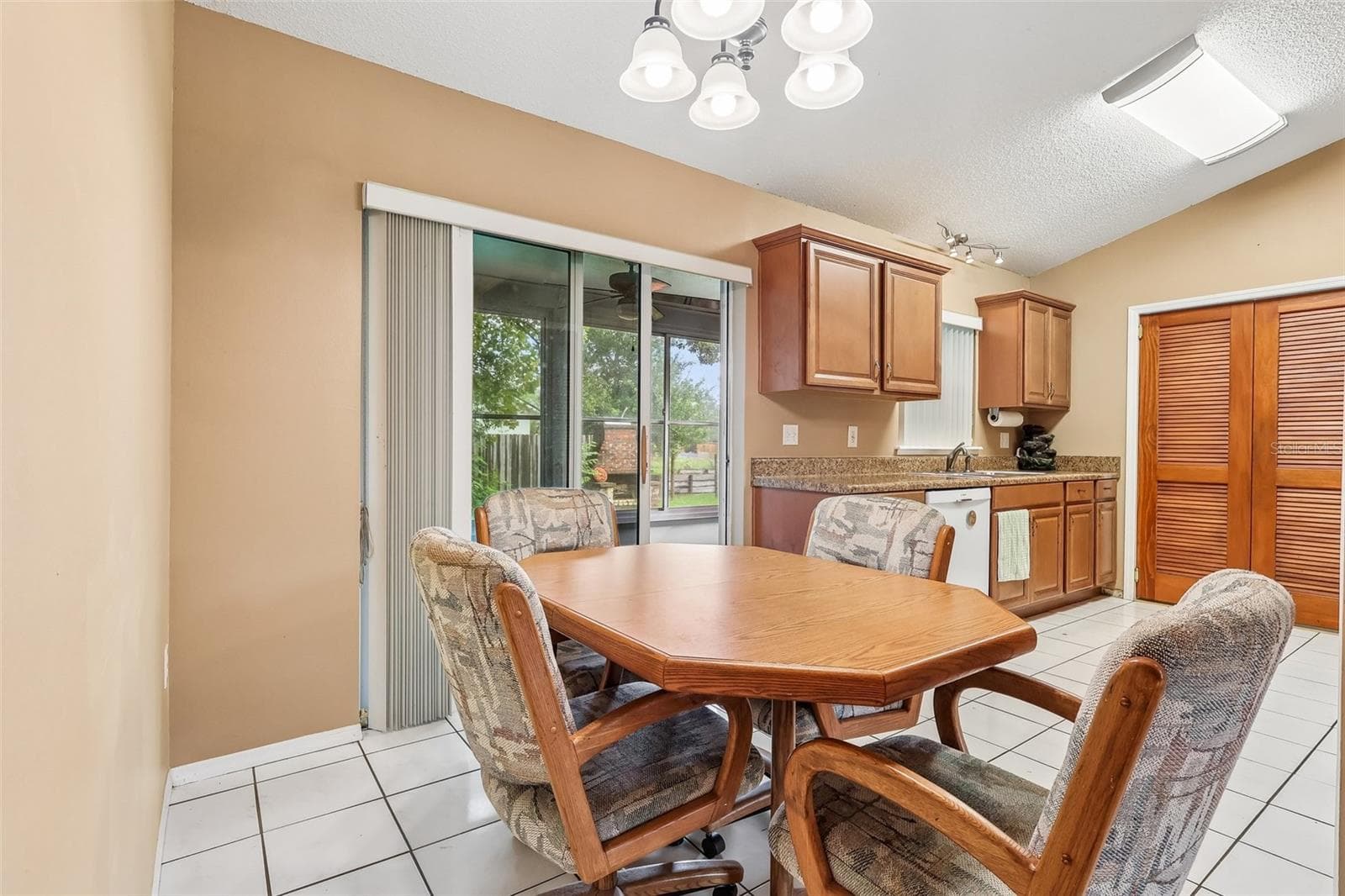 Single Family Residence at 1115 SLAYDEN CT, APOPKA, photo 6 of 31