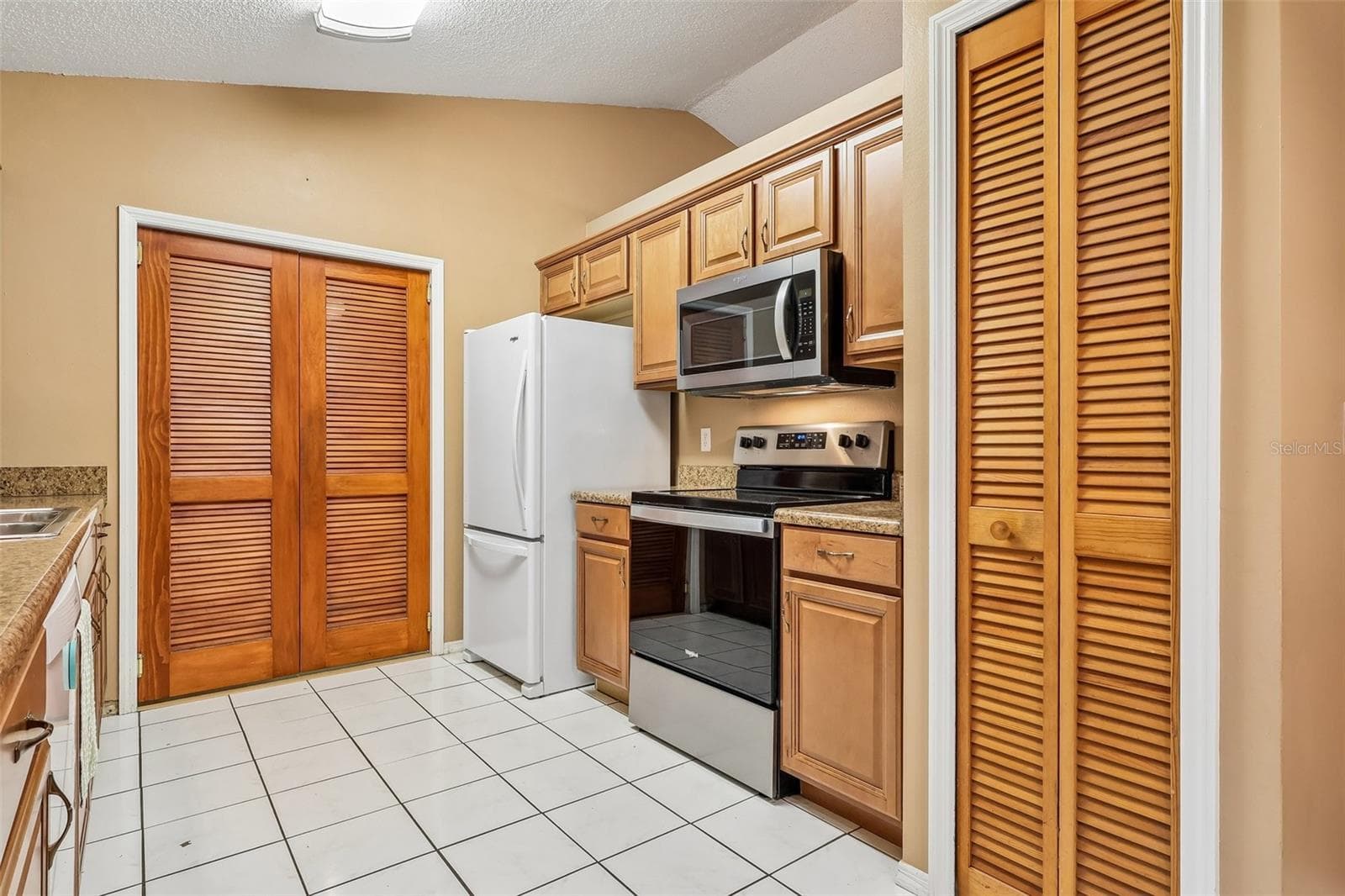 Single Family Residence at 1115 SLAYDEN CT, APOPKA, photo 7 of 31