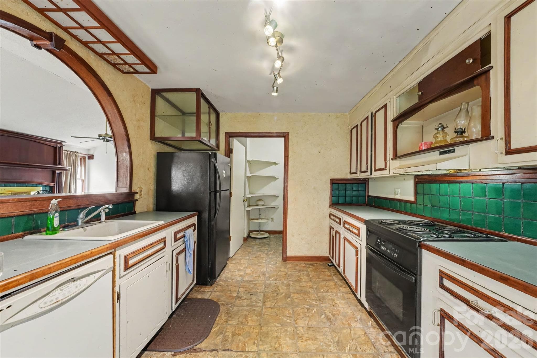 Single Family Residence at 7822 Deer Track Drive, Denver, photo 13 of 28