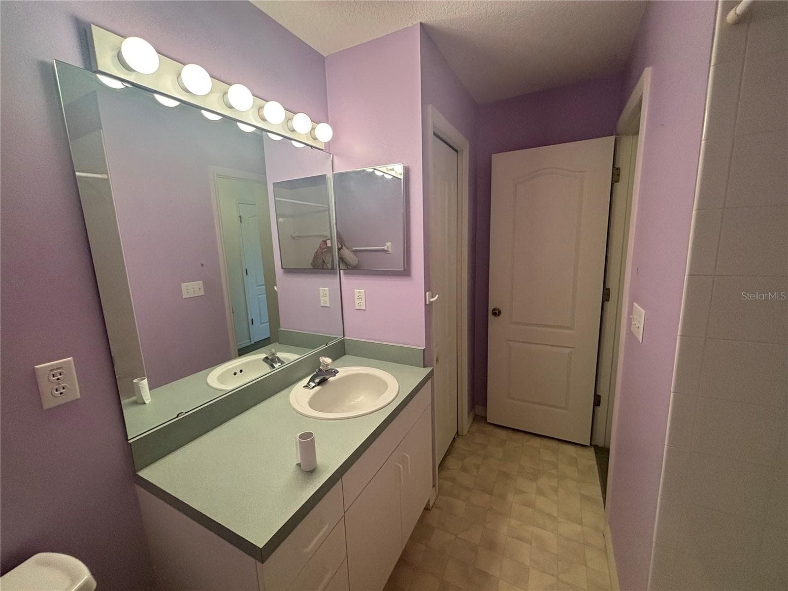 Single Family Residence at 8815 VILLAGE GREEN BLVD, CLERMONT, photo 10 of 25
