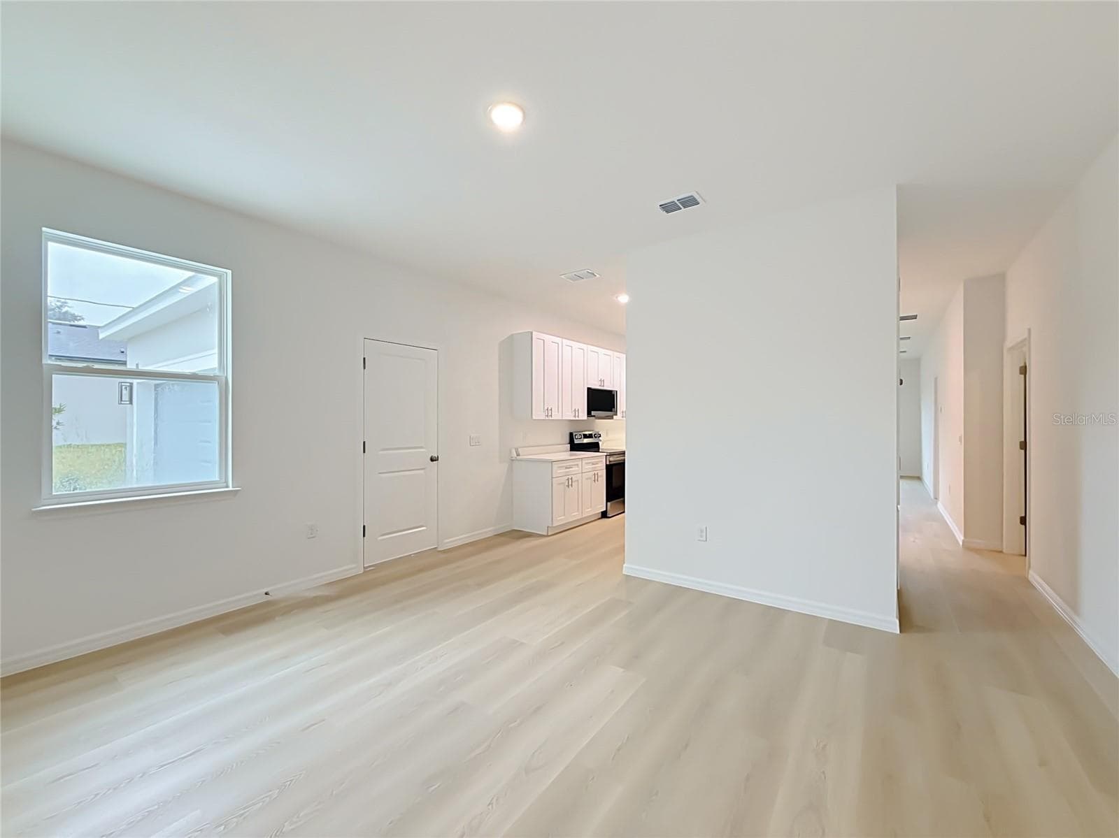 Single Family Residence at 106 FRUITWOOD AVE, EUSTIS, photo 6 of 54