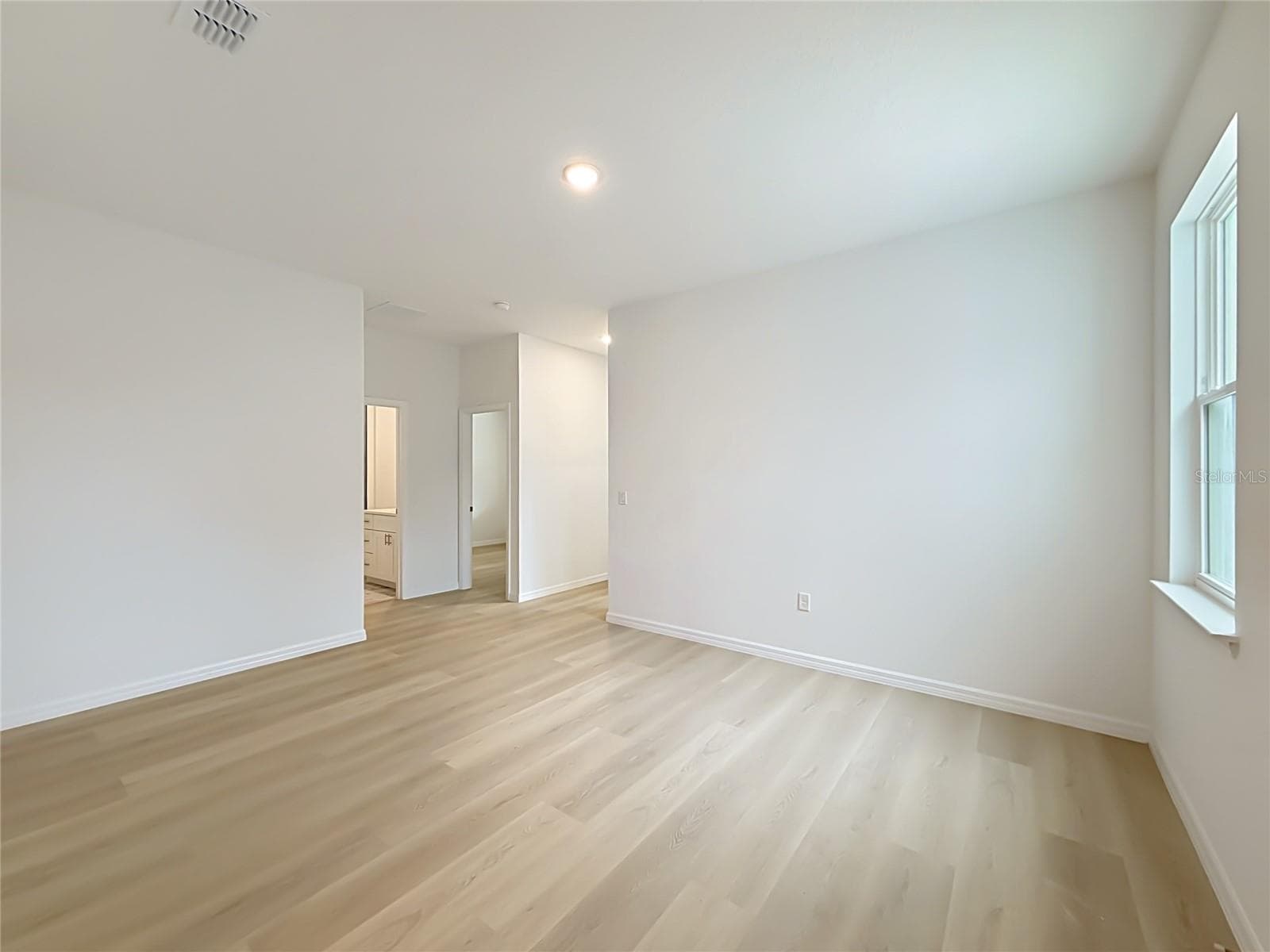 Single Family Residence at 106 FRUITWOOD AVE, EUSTIS, photo 8 of 54