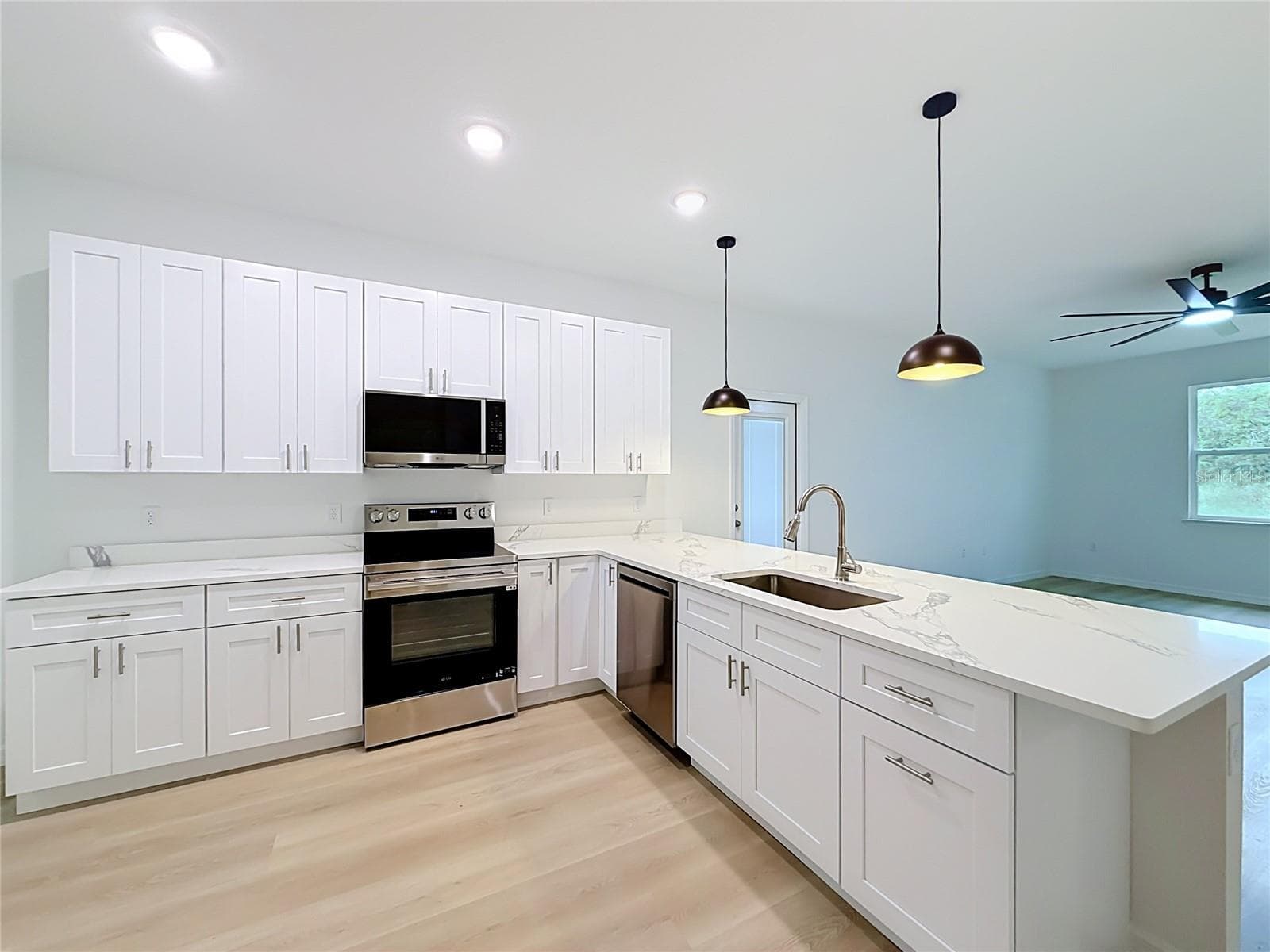 Single Family Residence at 106 FRUITWOOD AVE, EUSTIS, photo 12 of 54