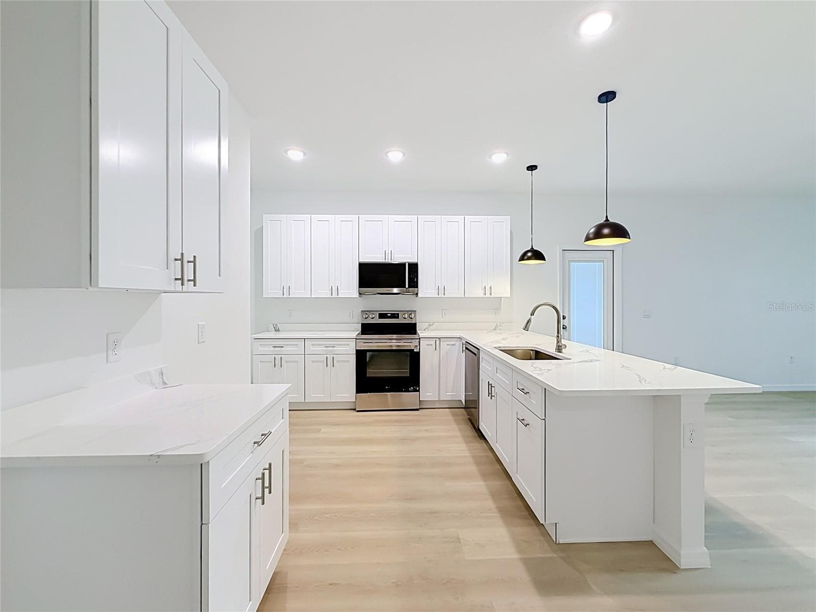Single Family Residence at 106 FRUITWOOD AVE, EUSTIS, photo 13 of 54