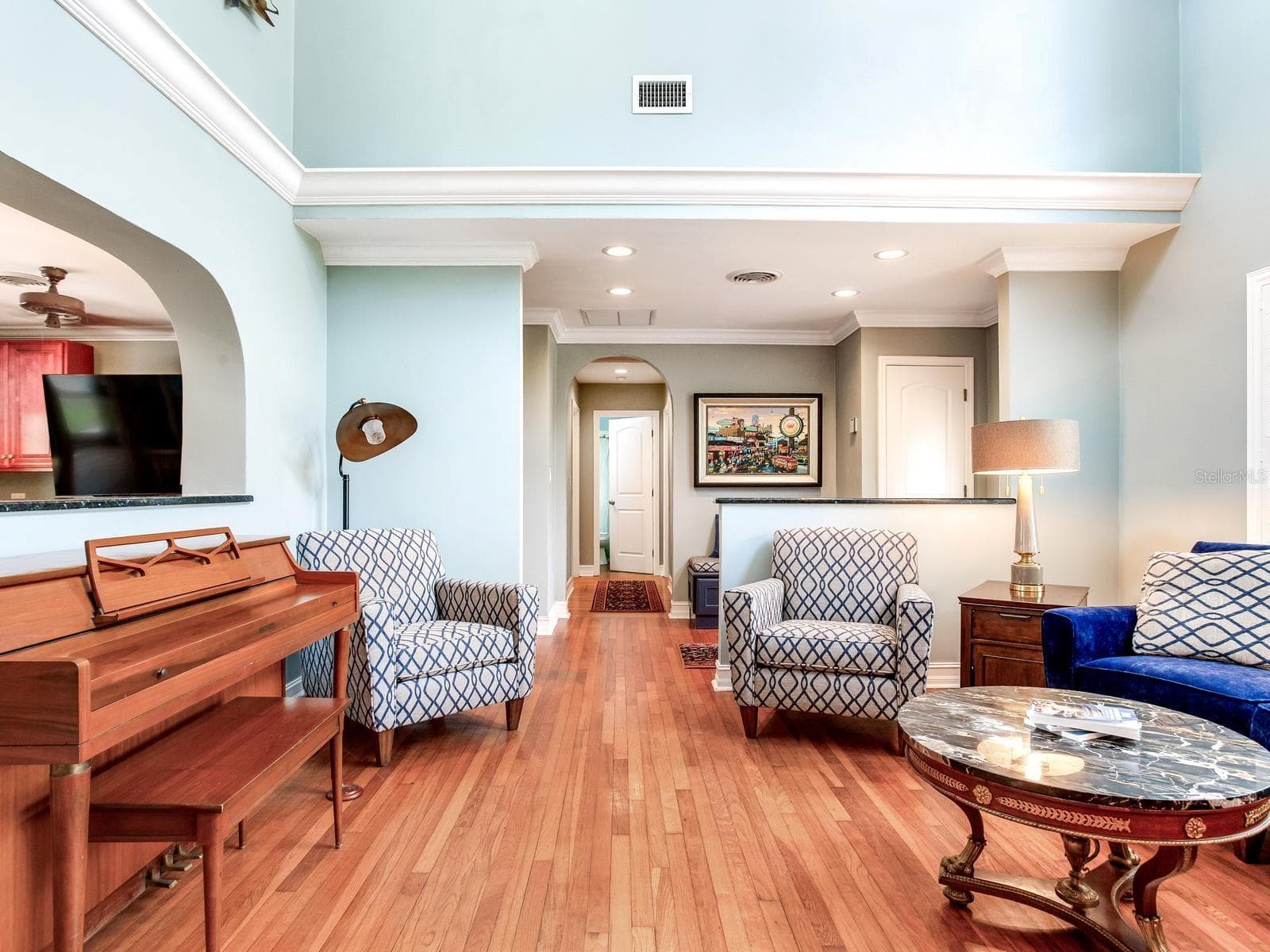 Single Family Residence at 6930 BOUGAINVILLA AVE S, ST PETERSBURG, photo 11 of 87