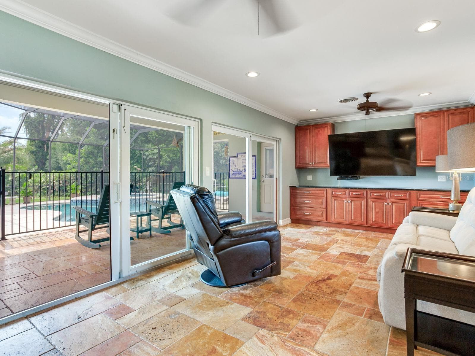 Single Family Residence at 6930 BOUGAINVILLA AVE S, ST PETERSBURG, photo 16 of 87