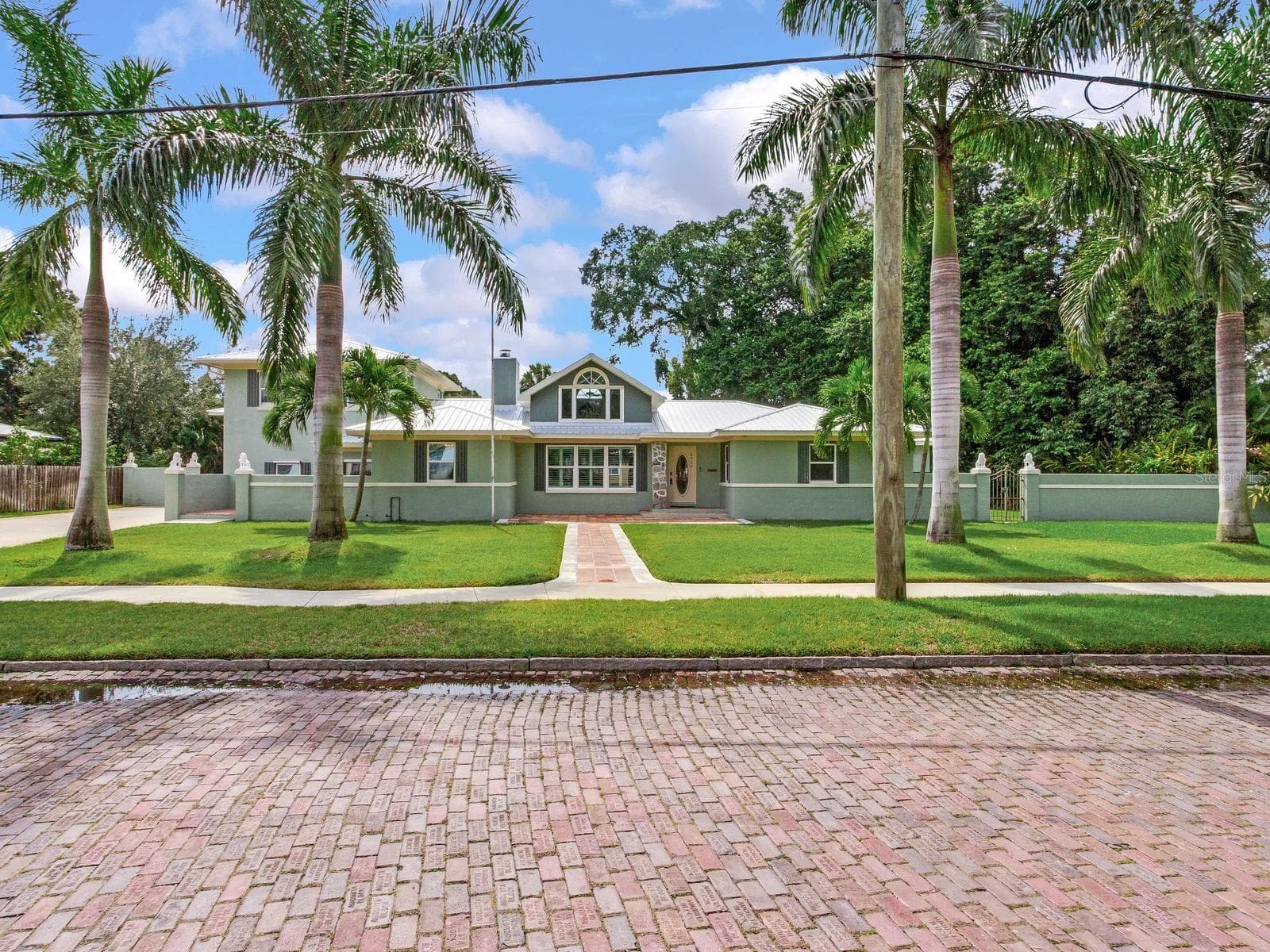 Single Family Residence at 6930 BOUGAINVILLA AVE S, ST PETERSBURG, photo 75 of 87