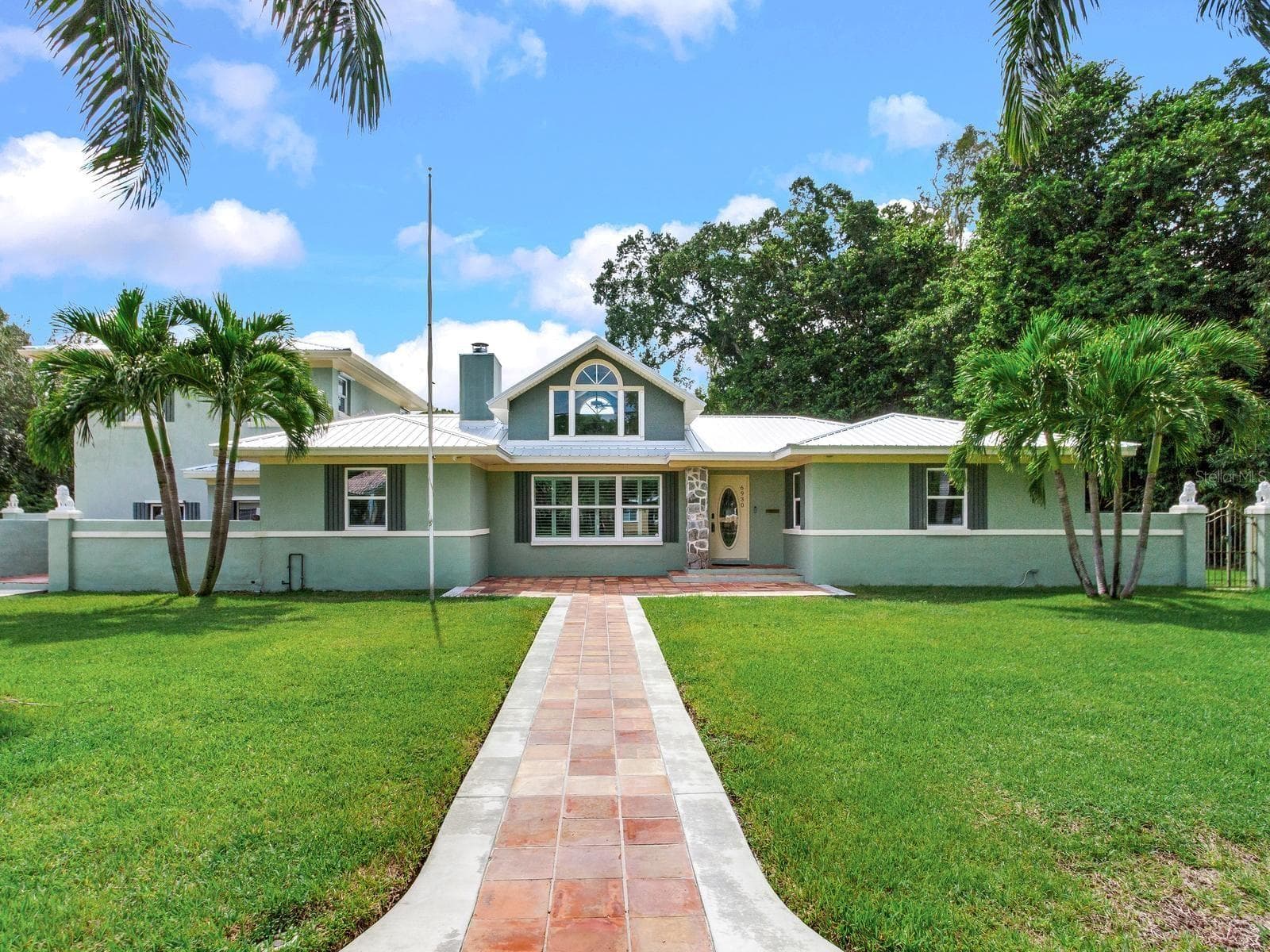 Single Family Residence at 6930 BOUGAINVILLA AVE S, ST PETERSBURG, photo 76 of 87