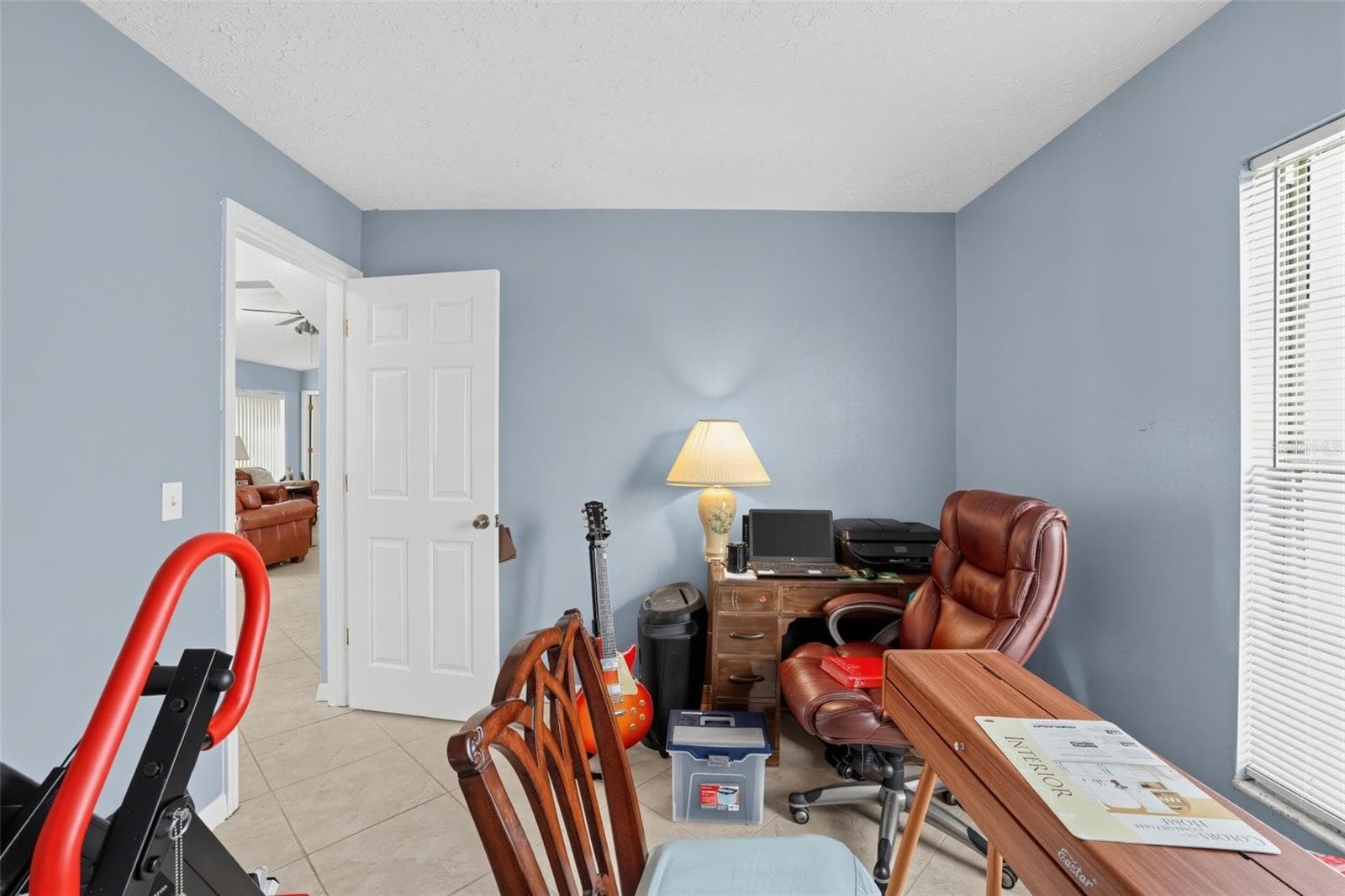 Single Family Residence at 1805 LAKEWIND DR, BRANDON, photo 14 of 32