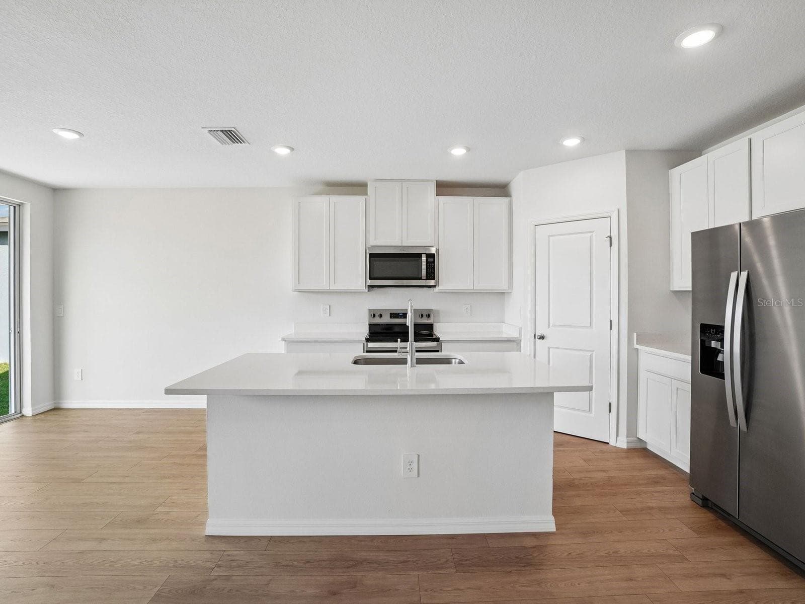 Single Family Residence at 1642 BARK RIDGE DR, AUBURNDALE, photo 5 of 14