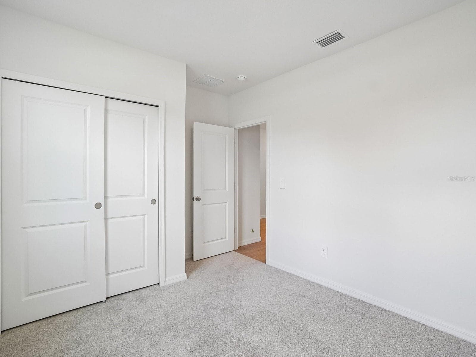 Single Family Residence at 1642 BARK RIDGE DR, AUBURNDALE, photo 9 of 14