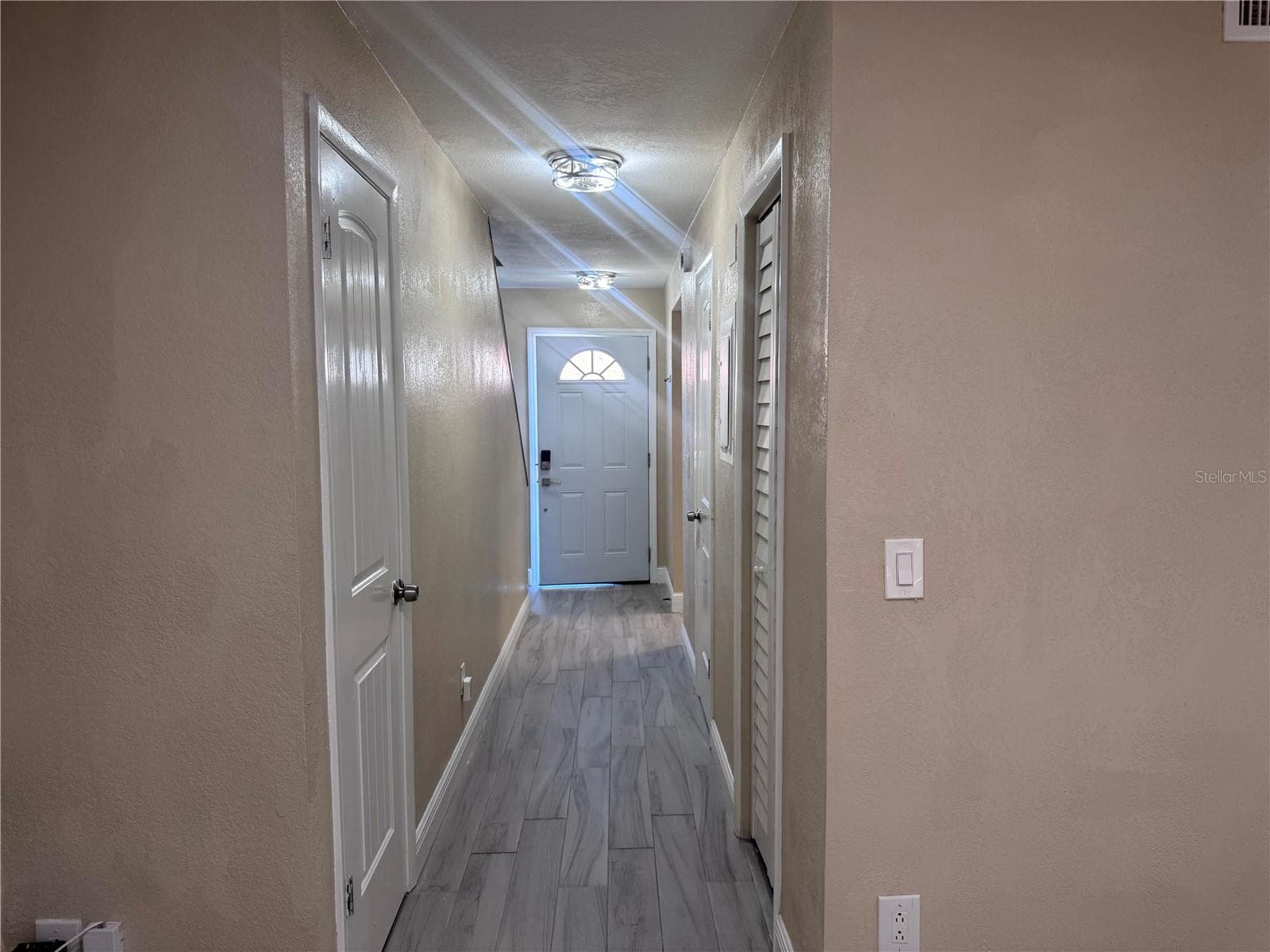 Townhouse at 3418 SUNRISE VILLAS CT N, TAMPA, photo 4 of 29