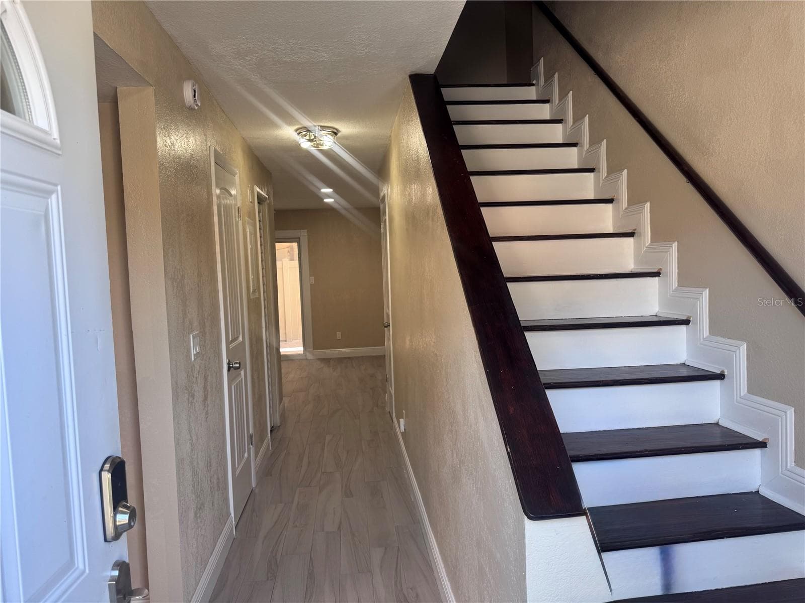 Townhouse at 3418 SUNRISE VILLAS CT N, TAMPA, photo 5 of 29