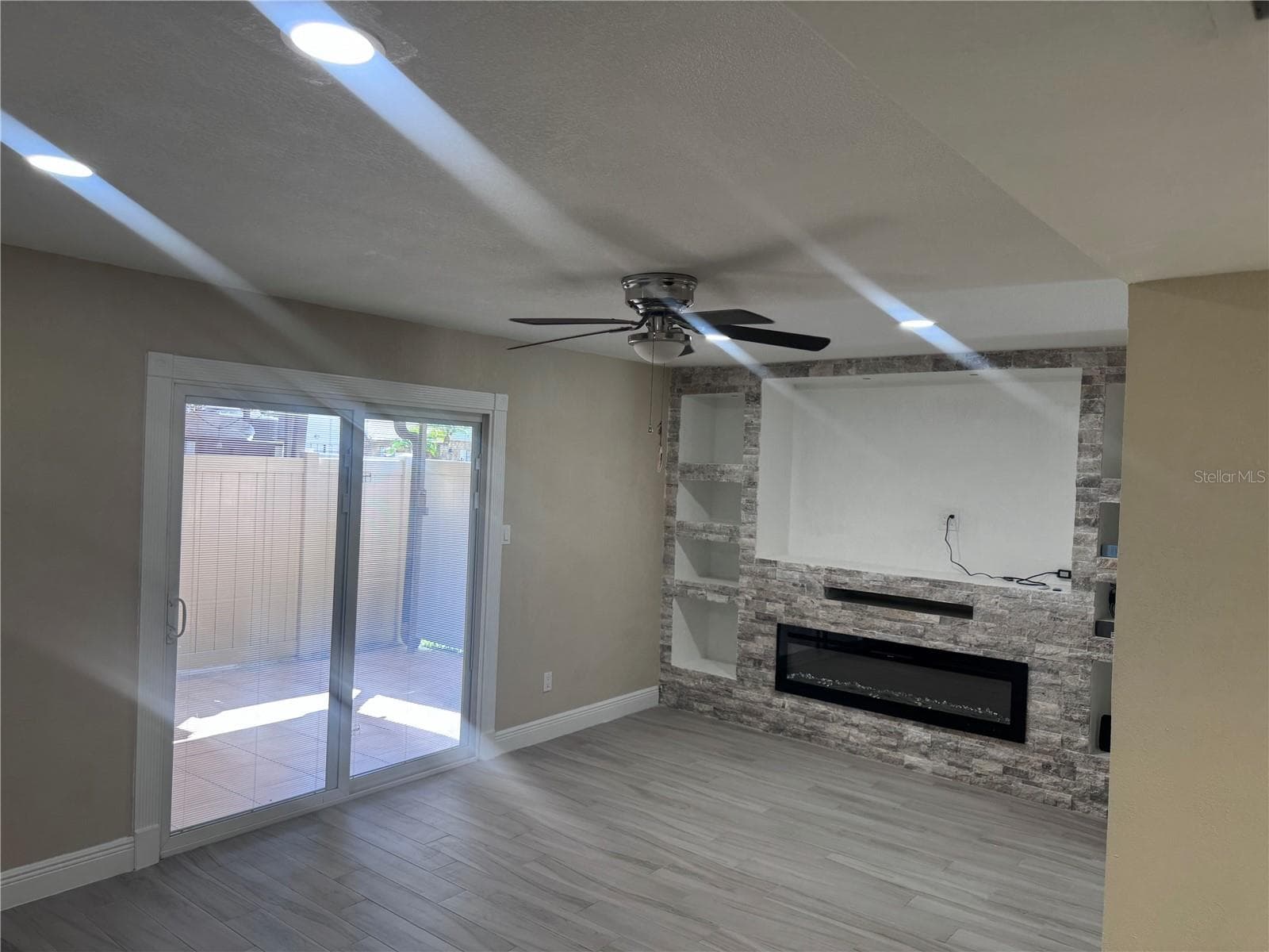 Townhouse at 3418 SUNRISE VILLAS CT N, TAMPA, photo 6 of 29
