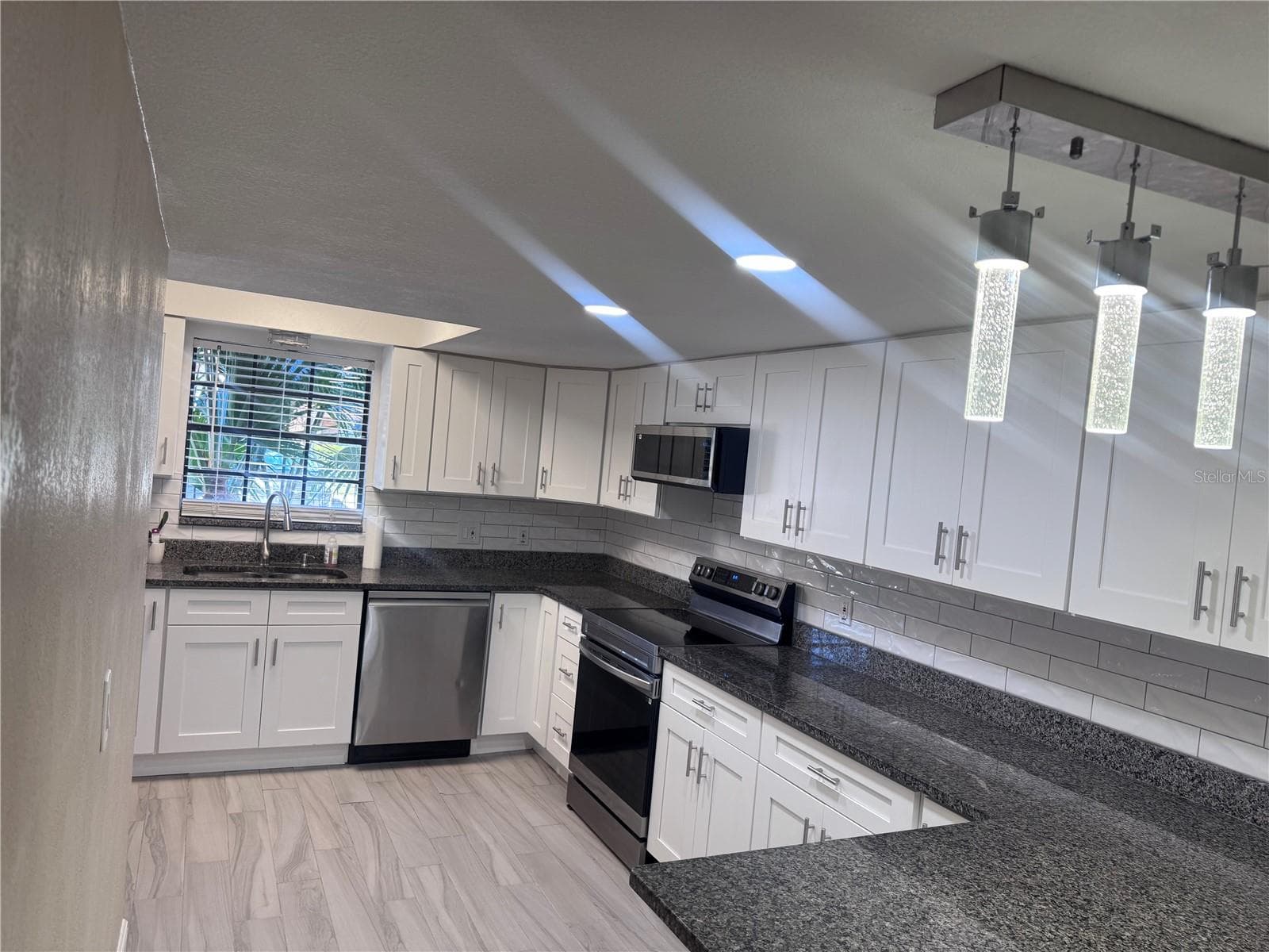 Townhouse at 3418 SUNRISE VILLAS CT N, TAMPA, photo 9 of 29