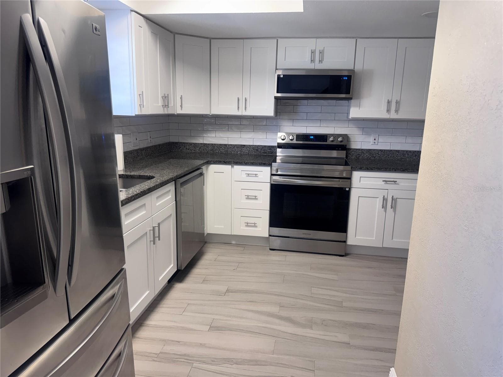 Townhouse at 3418 SUNRISE VILLAS CT N, TAMPA, photo 13 of 29