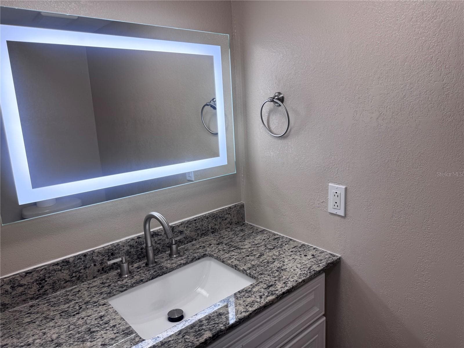 Townhouse at 3418 SUNRISE VILLAS CT N, TAMPA, photo 22 of 29