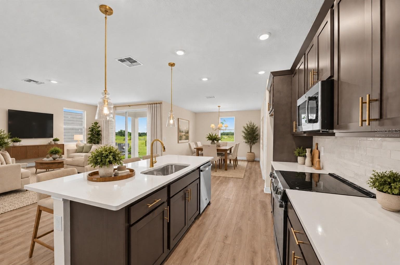 Virtually Staged - 30134 EMERALD FOREST DR, MOUNT DORA