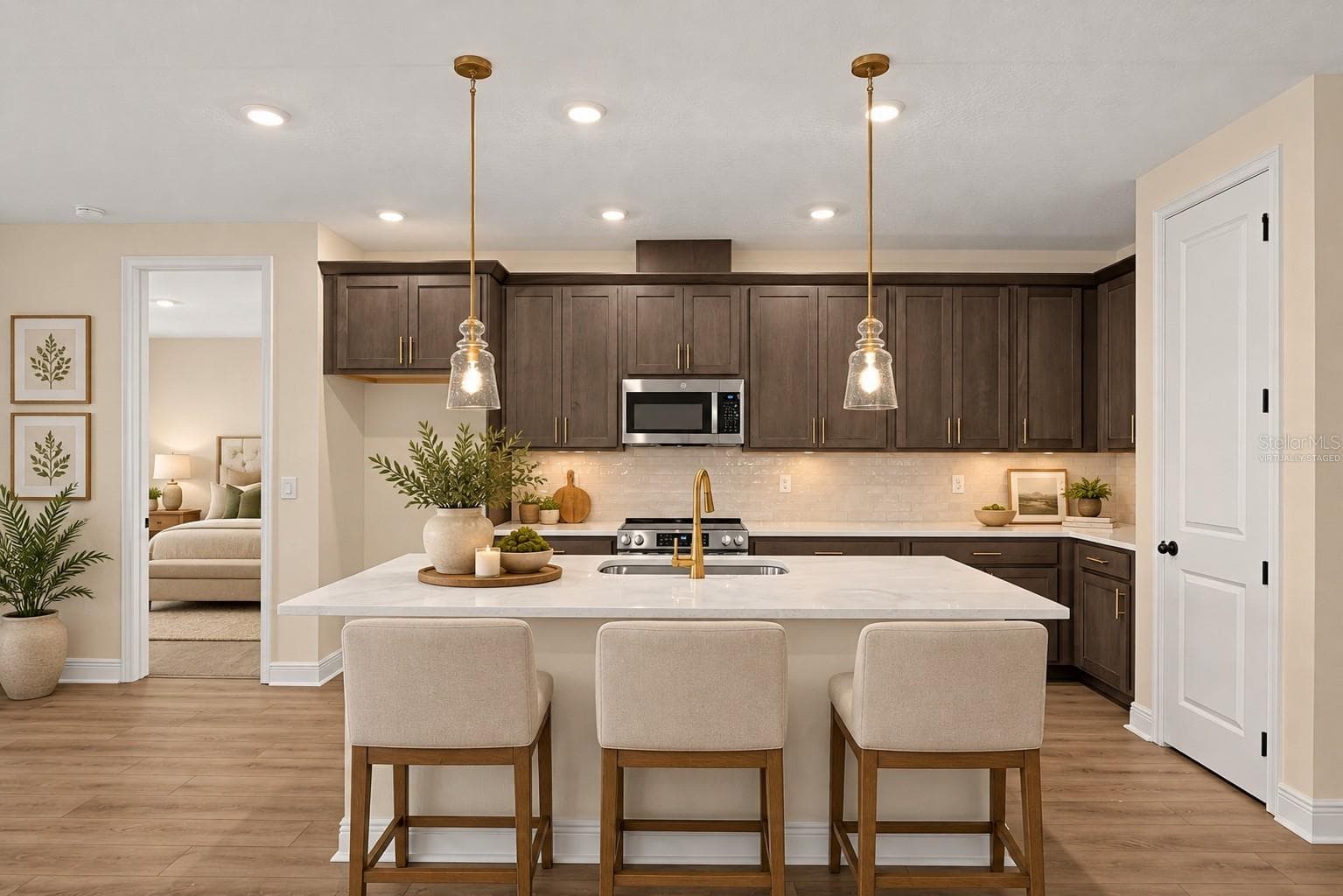 Virtually Staged - 30134 EMERALD FOREST DR, MOUNT DORA