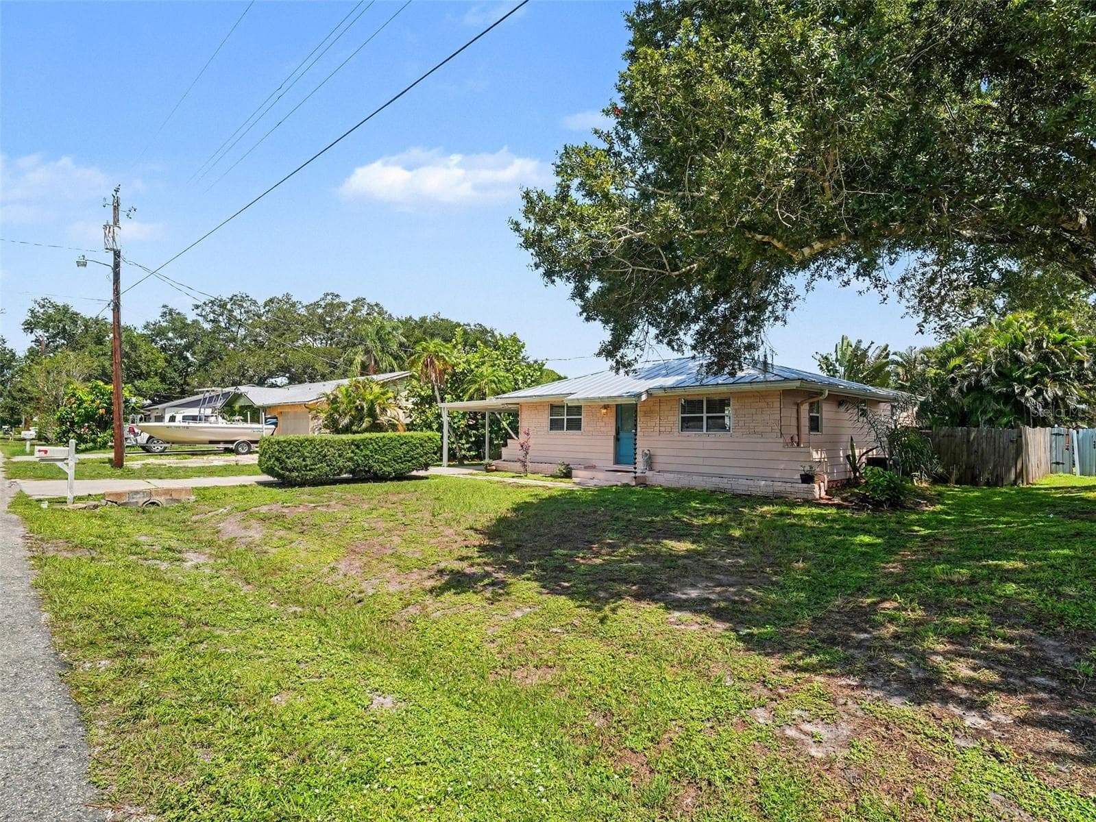 Single Family Residence at 3035 HILLVIEW ST, SARASOTA, photo 3 of 22
