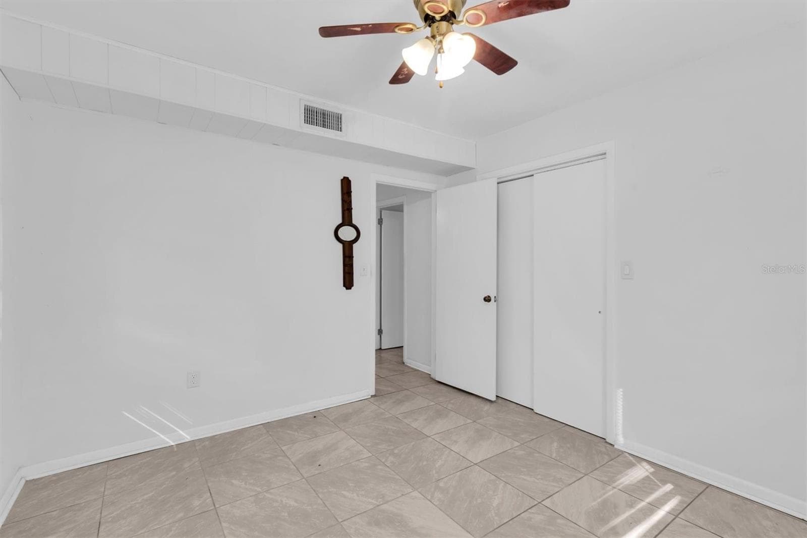 Single Family Residence at 7633 S CRESCENT LOOP, FLORAL CITY, photo 18 of 47