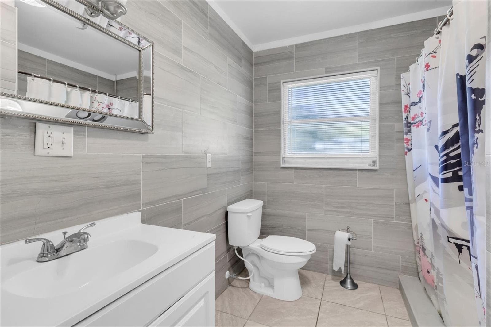 Single Family Residence at 7633 S CRESCENT LOOP, FLORAL CITY, photo 19 of 47