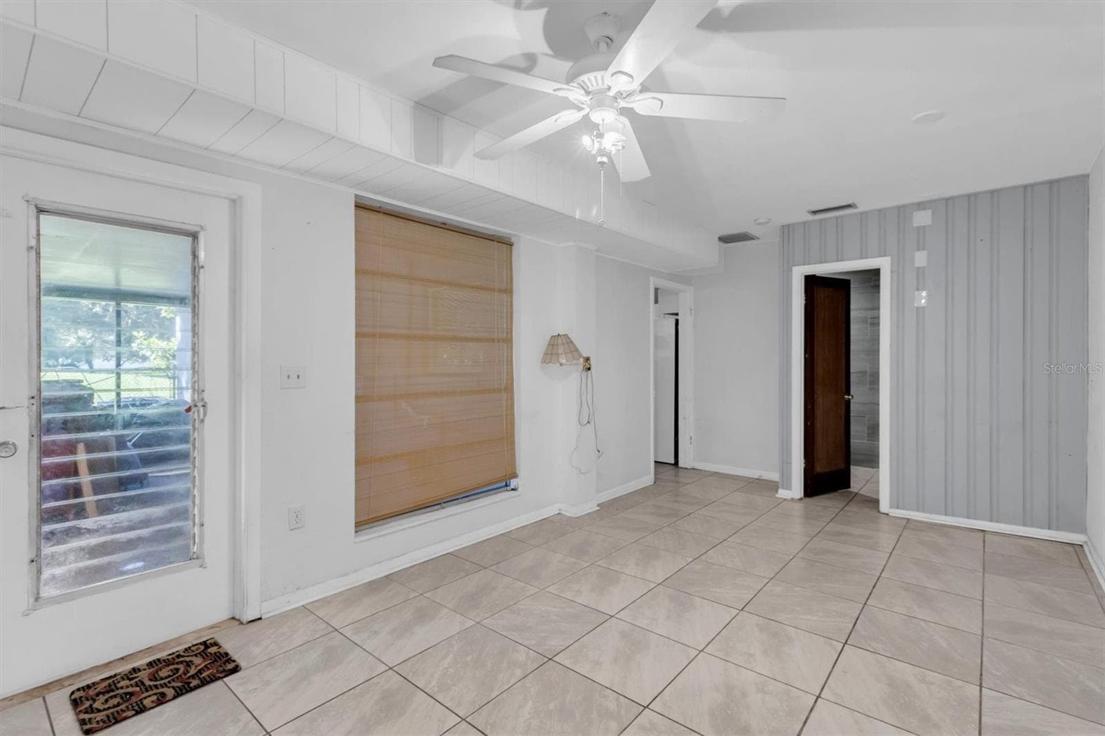 Single Family Residence at 7633 S CRESCENT LOOP, FLORAL CITY, photo 22 of 47