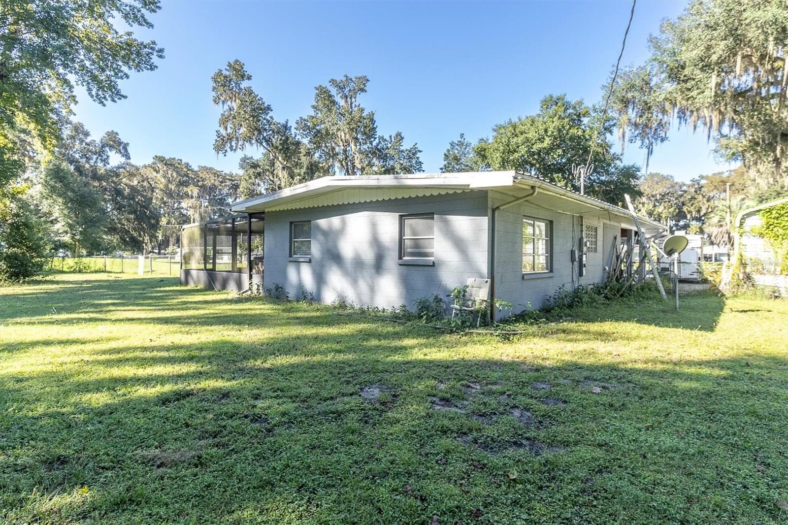 Single Family Residence at 7633 S CRESCENT LOOP, FLORAL CITY, photo 40 of 47