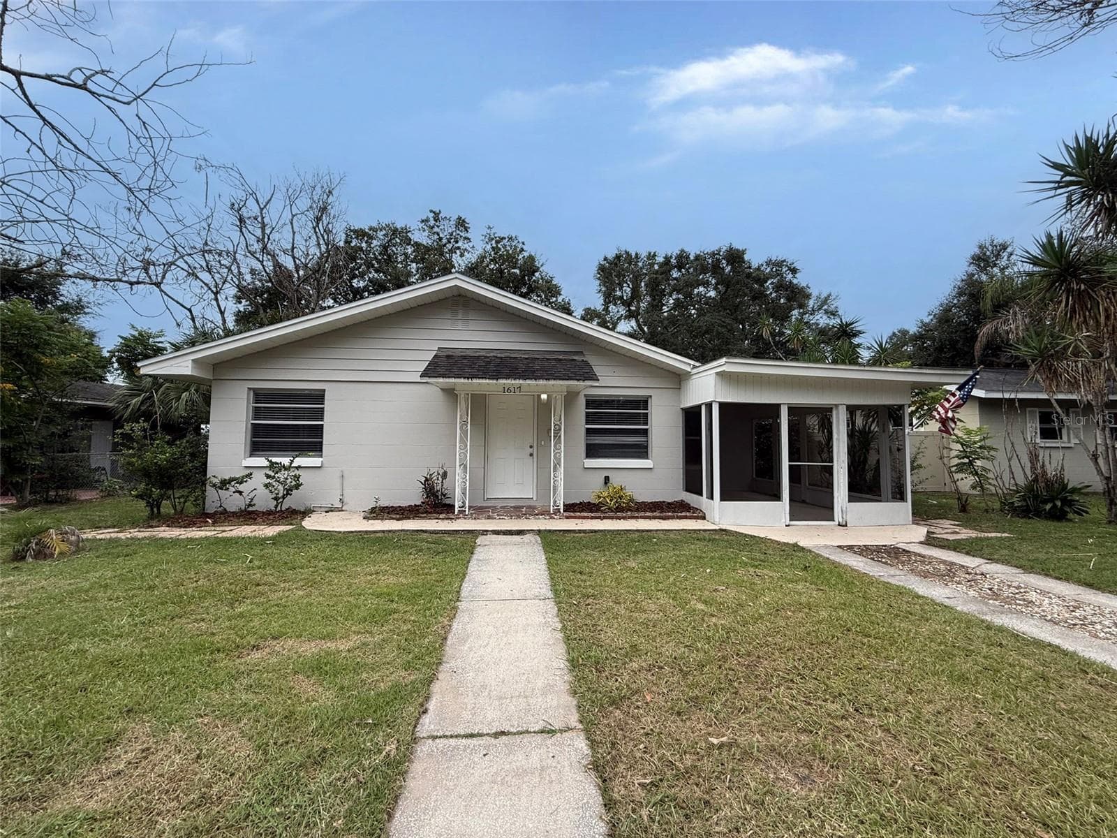 1617 MOCKINGBIRD LN