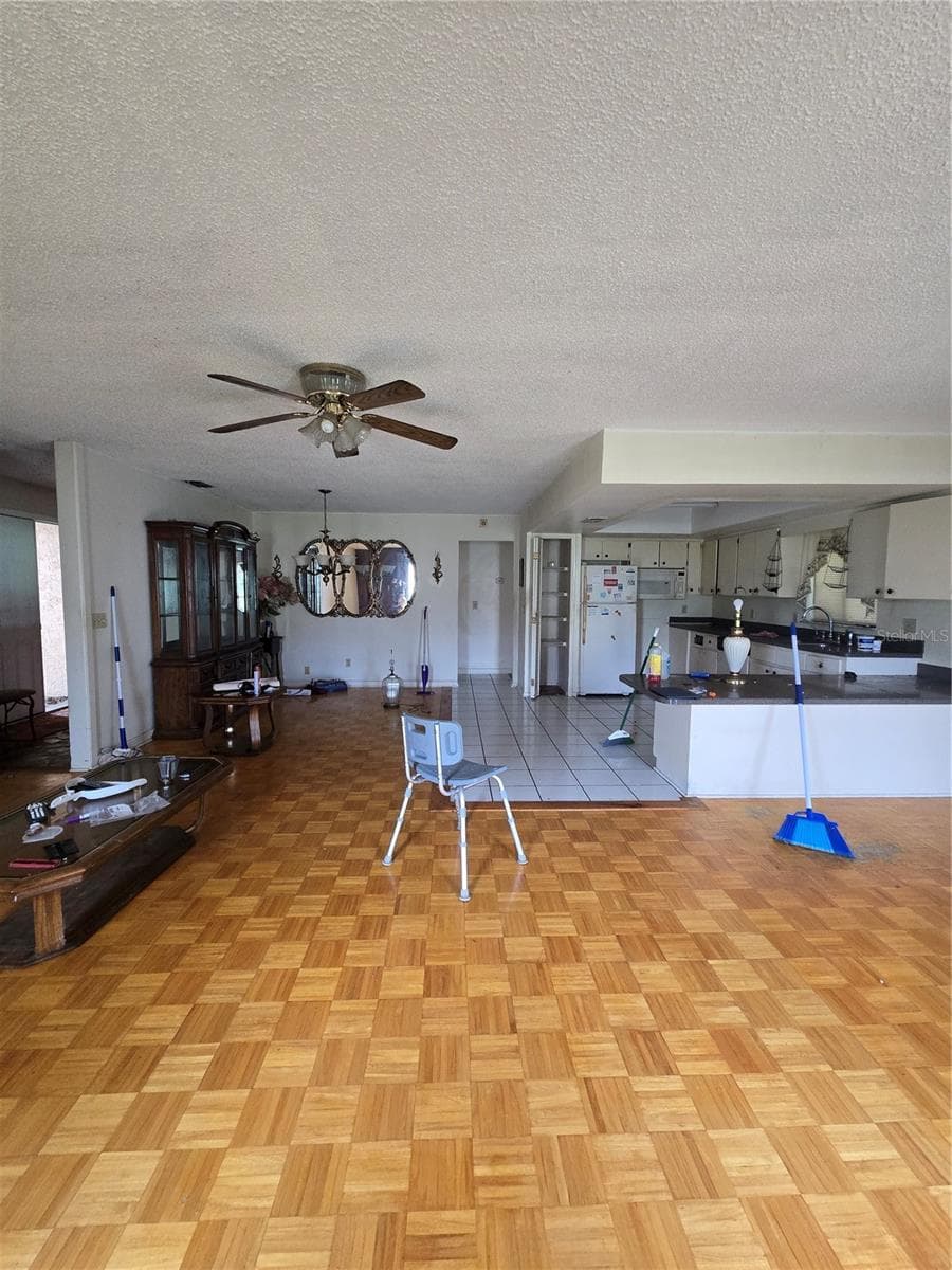 Single Family Residence at 1406 MEADOW DR NE, WINTER HAVEN, photo 7 of 21