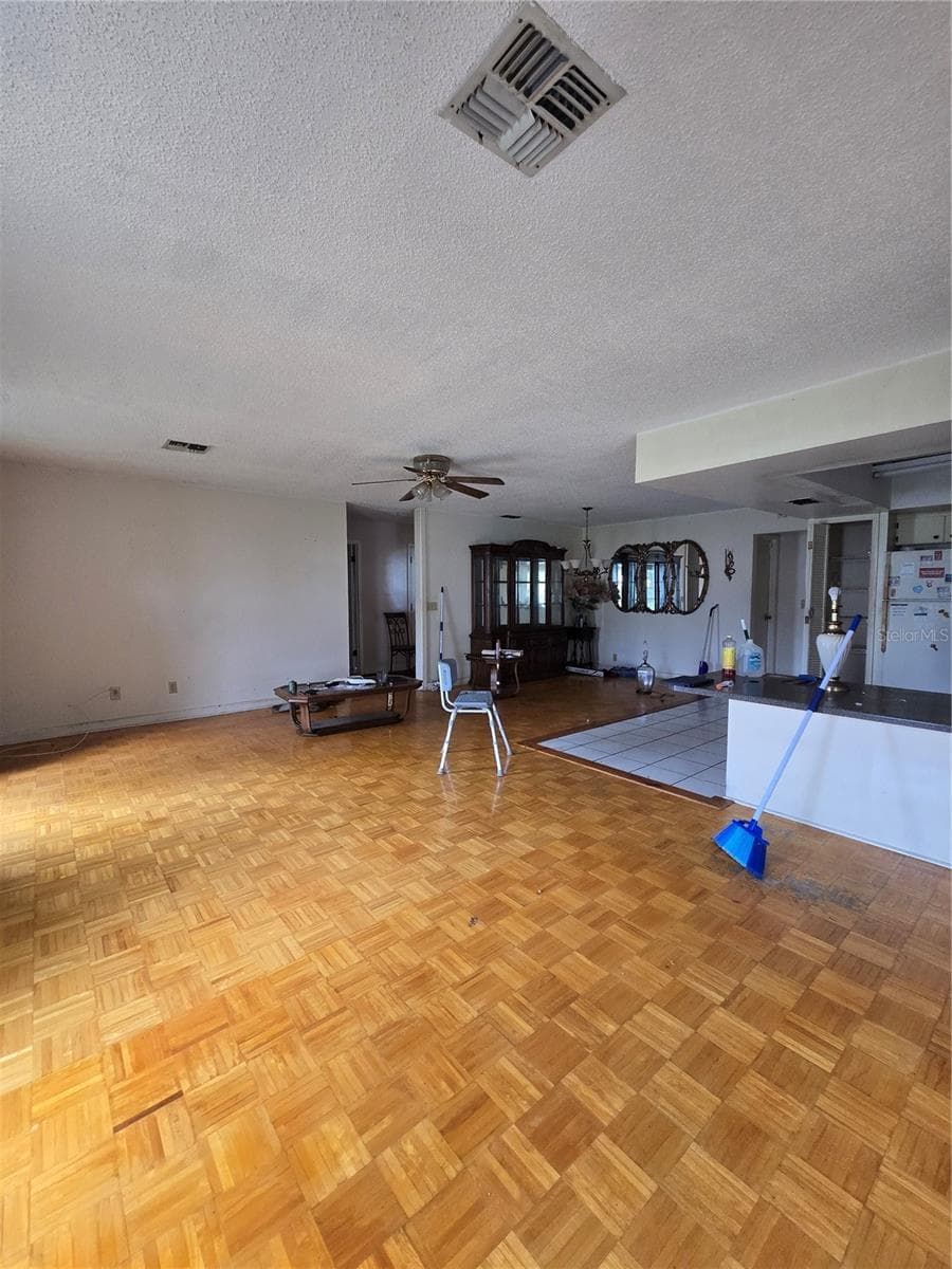 Single Family Residence at 1406 MEADOW DR NE, WINTER HAVEN, photo 8 of 21