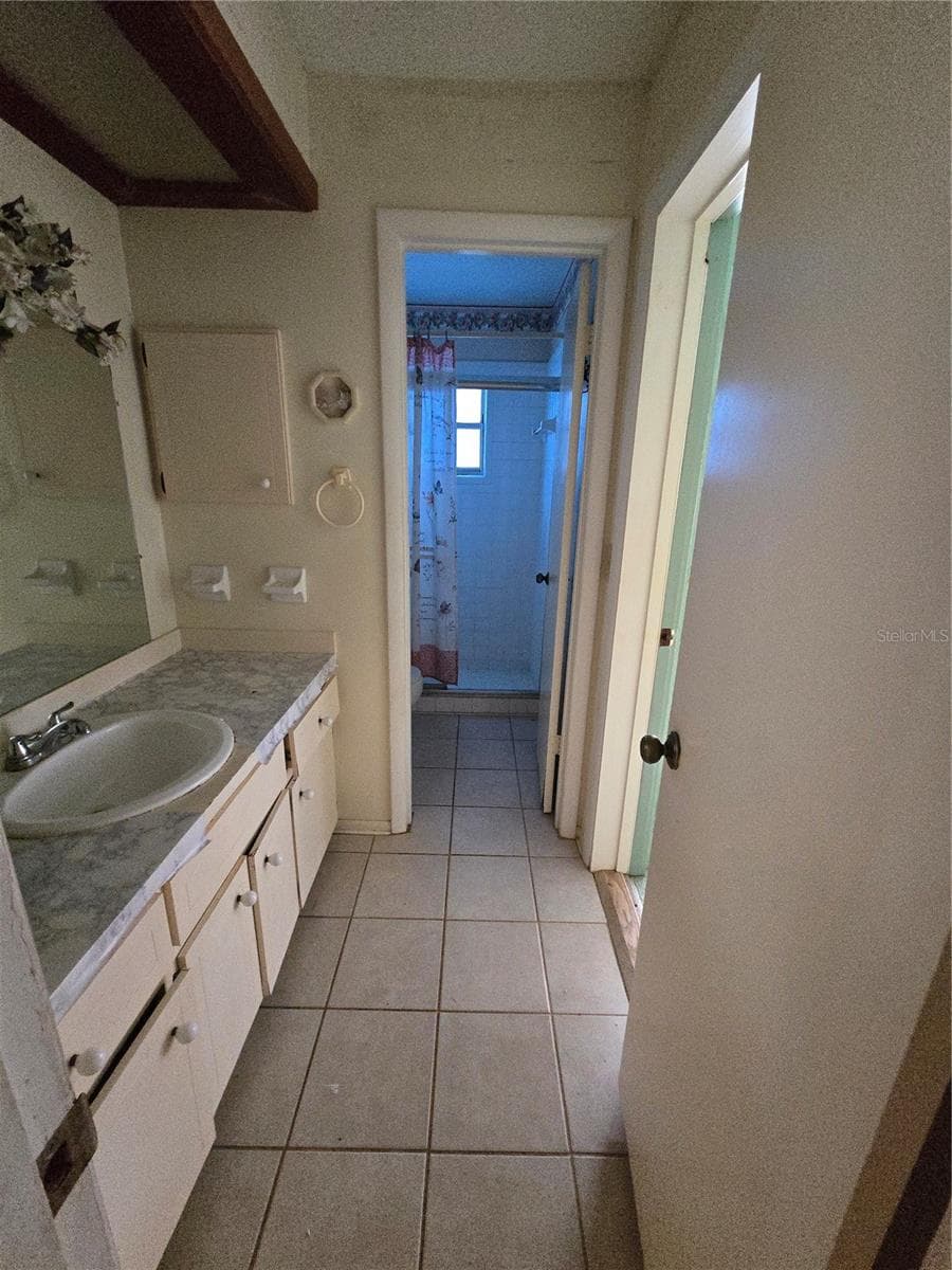 Single Family Residence at 1406 MEADOW DR NE, WINTER HAVEN, photo 16 of 21
